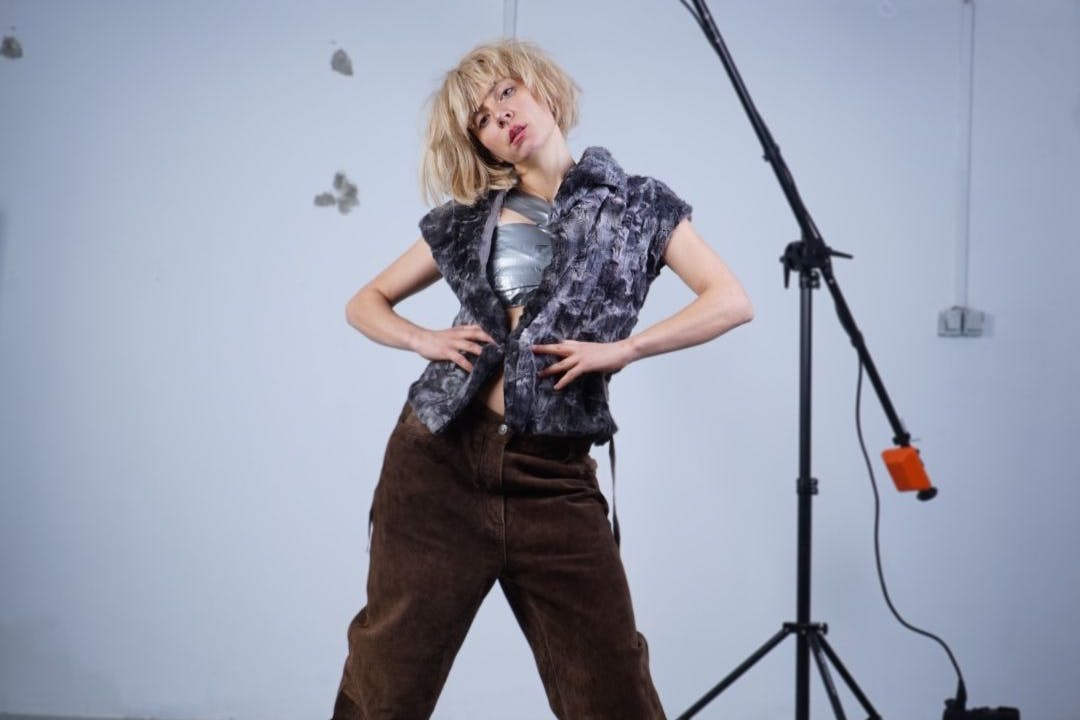 Haiyti performt seit einer Dekade zwischen Gosse und Kunsthochschule.