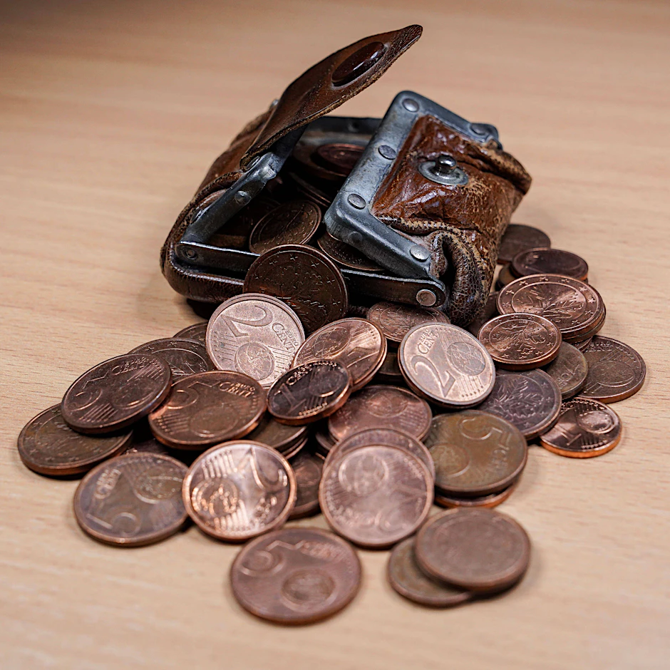 Die  1- und 2-Cent-Münzen könnten durch gerundete Zahlungen an der Kasse bald überflüssig sein.