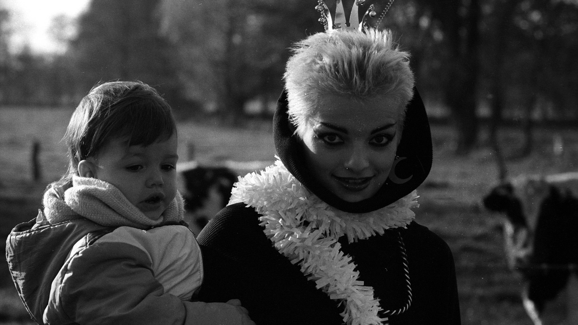 Nina Hagen mit ihrer Tochter Cosma Shiva Hagen. Mittlerweile ist Nina Hagen selbst Oma, ihr jüngerer Sohn Otis bekam 2022 Nachwuchs.