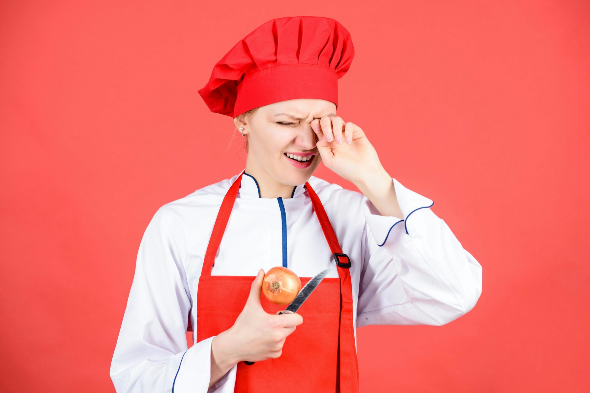 Warum weint man beim Zwiebelschneiden? Kleine Tricks gegen die Tränen