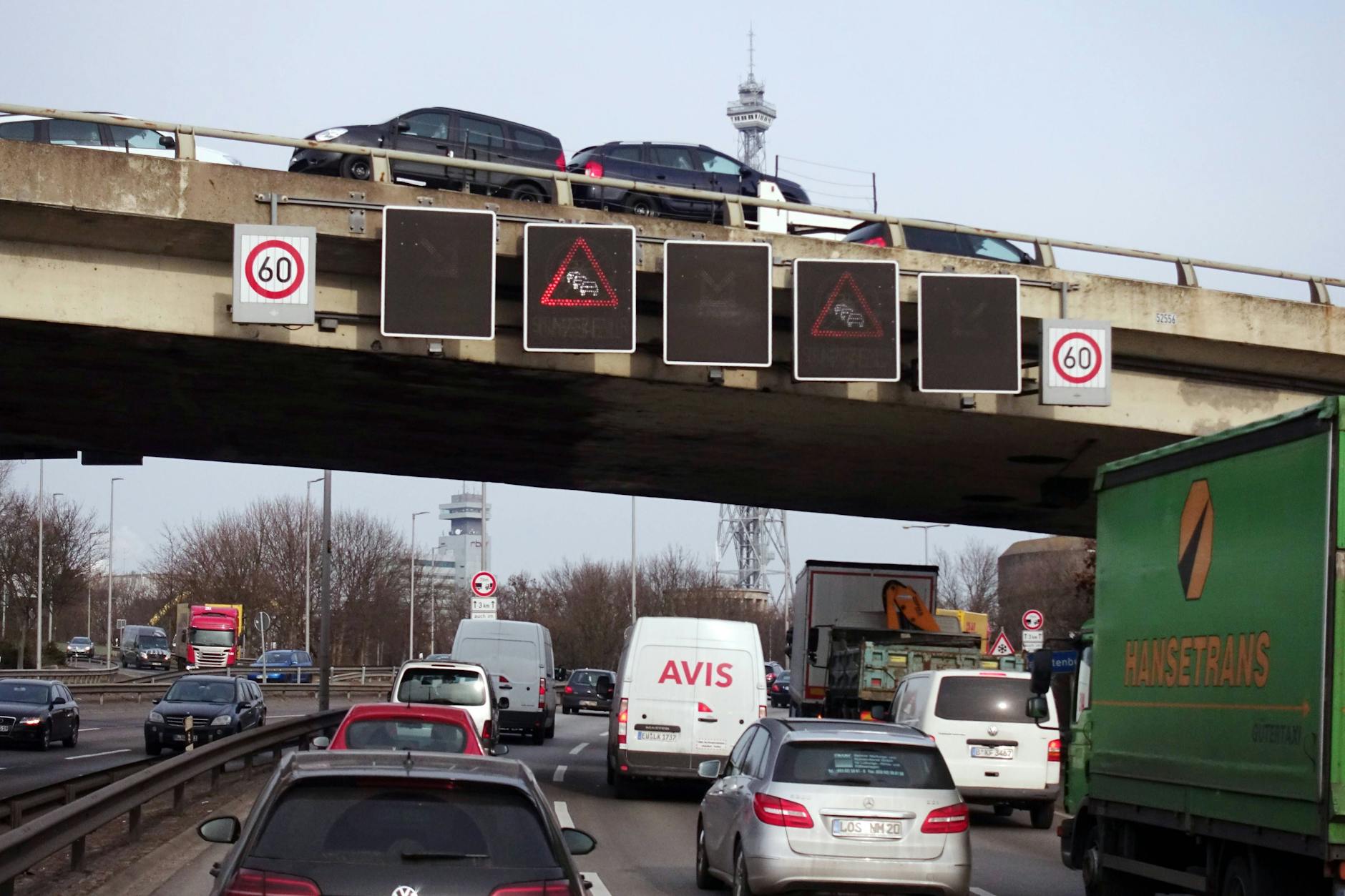 Staus und Chaos auf der A100 in Berlin.