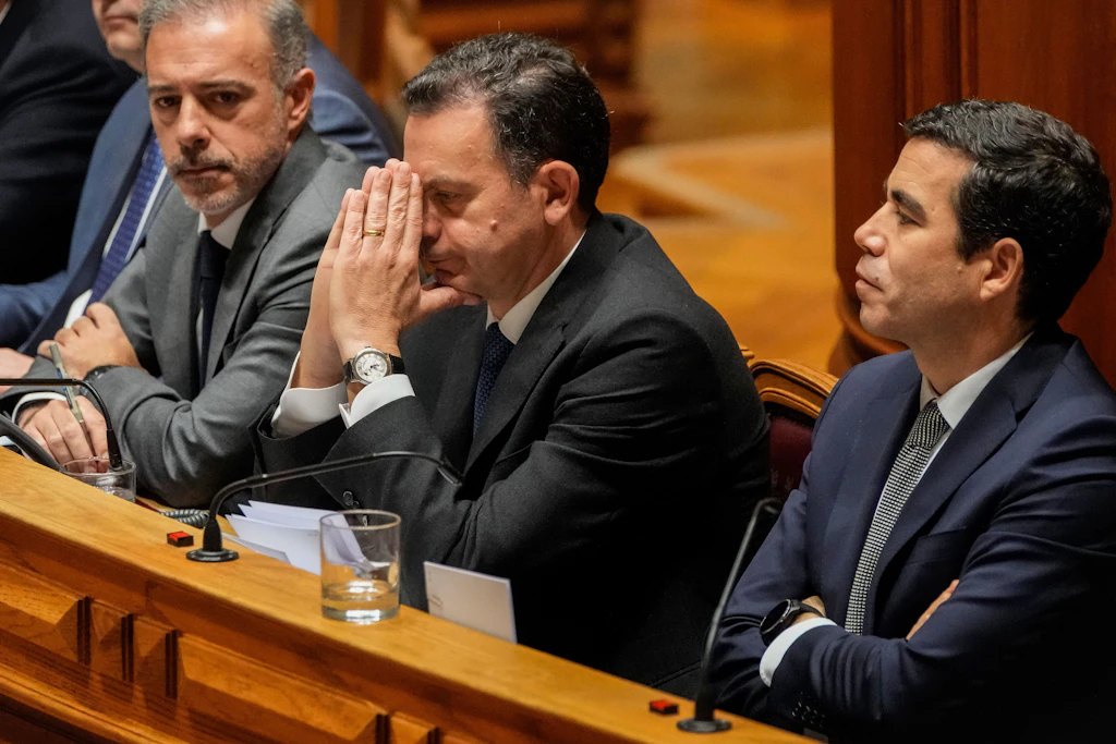 Portekiz'in Parlamento tarafından çöktüğü muhafazakar hükümeti