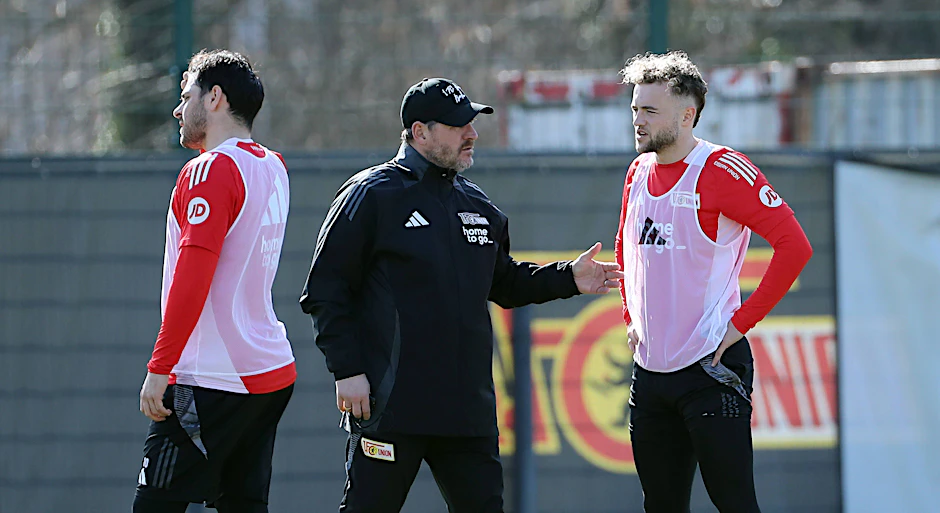 Union-Trainer Steffen Baumgart (53) war jüngst mit den Trainingsleistungen von Benedict Hollerbach (23) nicht ganz einverstanden.
