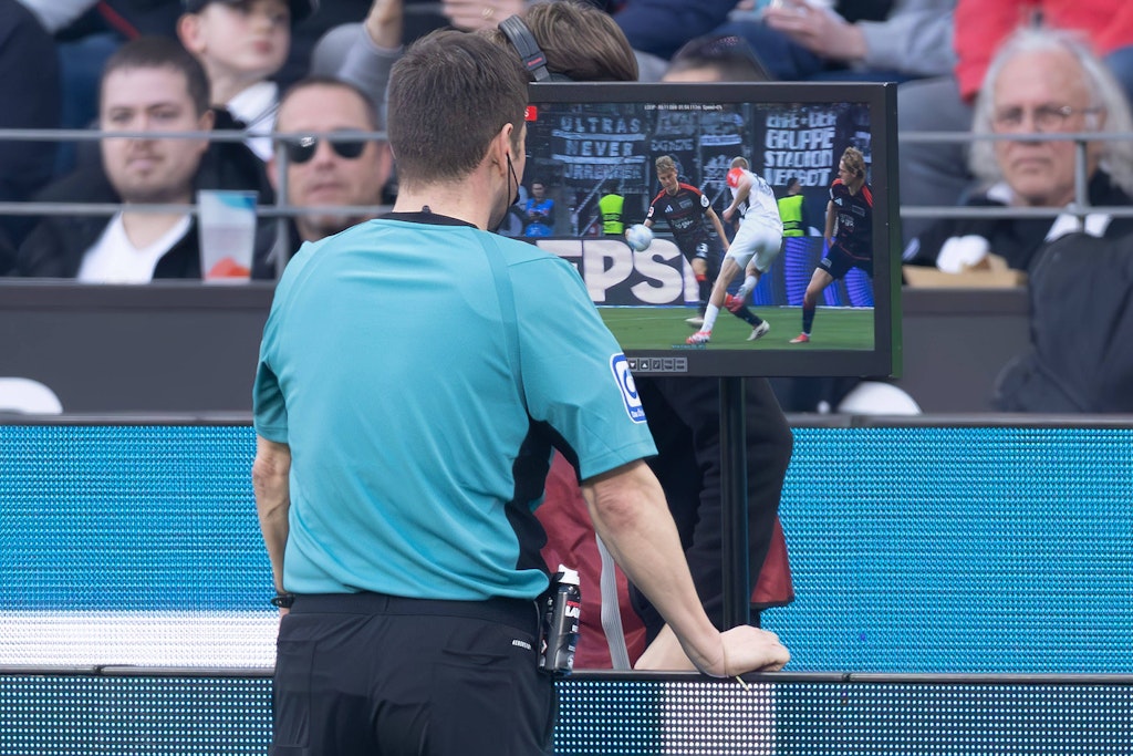 Var-frust-GDR'nin en iyi hakemi mezarda dönecekti