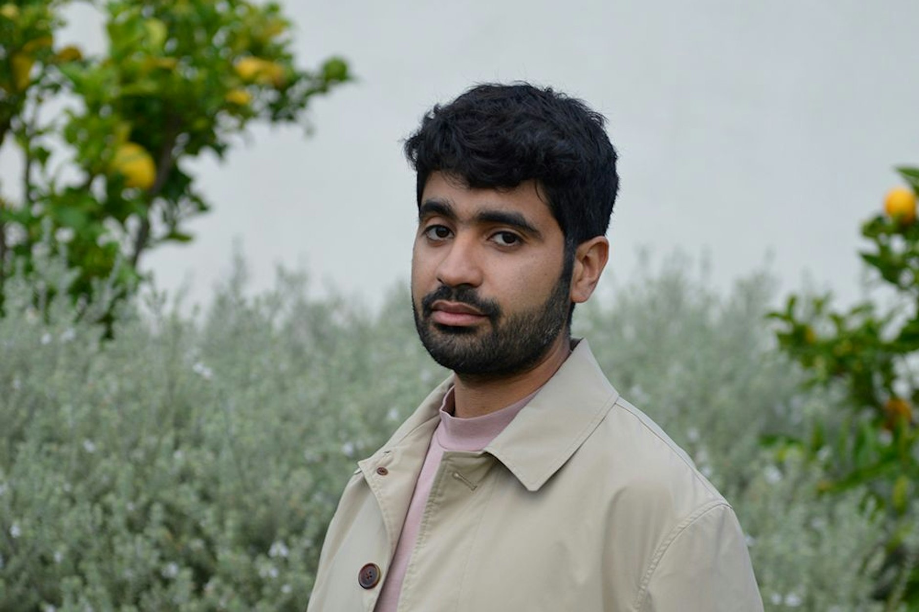 Mohamed Amjahid recherchiert seit über zehn Jahren zu Polizeigewalt.