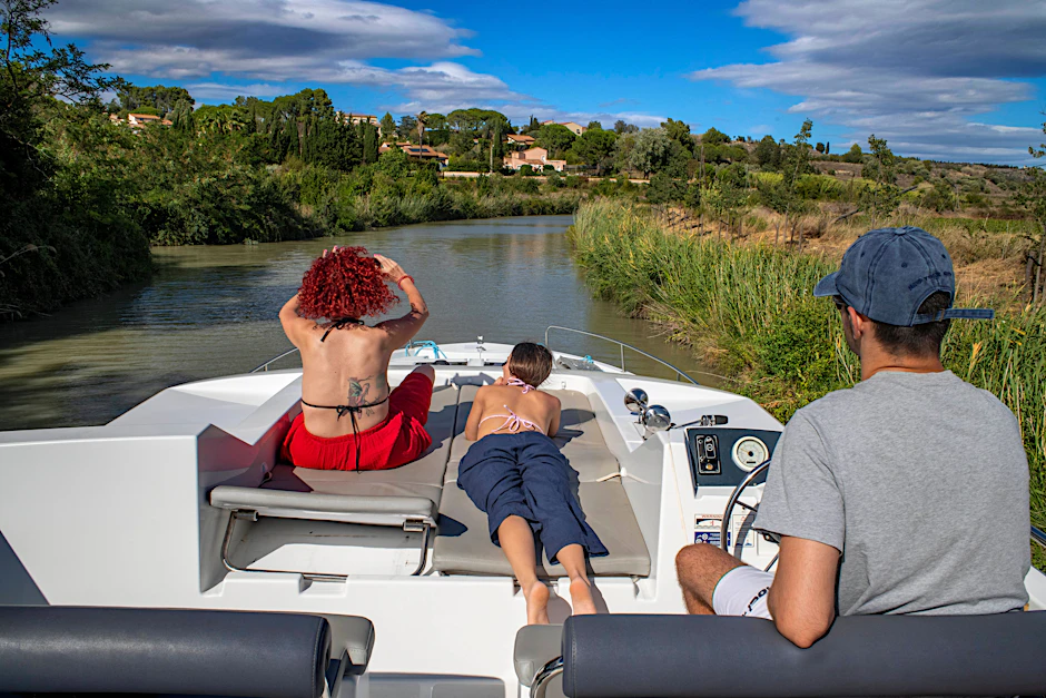 Urlaub auf dem Hausboot ist ein besonderes Ferienerlebnis. Eine der schönsten Strecken ist der Canal du Midi in Frankreich.