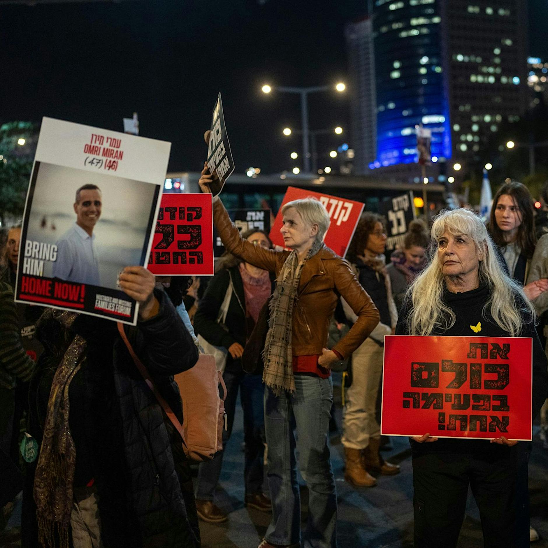 Gaza-Krieg: Geisel-Angehörige gehen gegen Israels Stromabschaltung im Gazastreifen vor