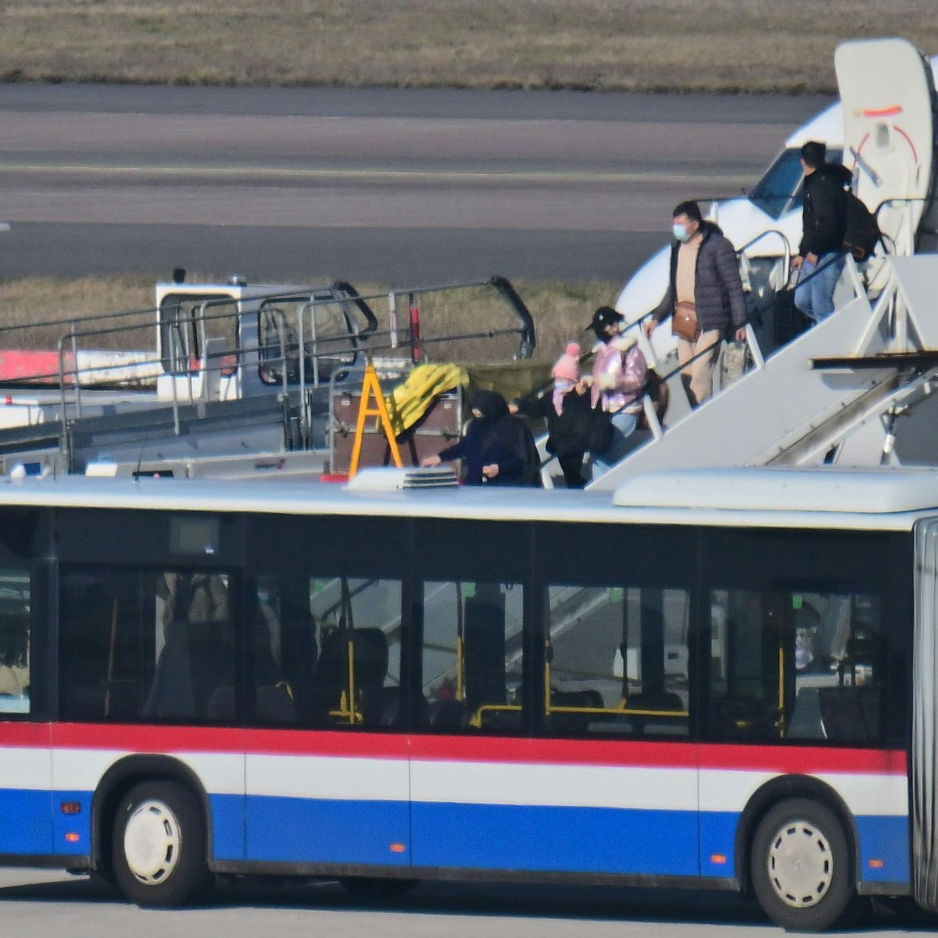 Nächster Afghanen-Flieger im Anflug – DIESE krassen Kosten zahlt Deutschland