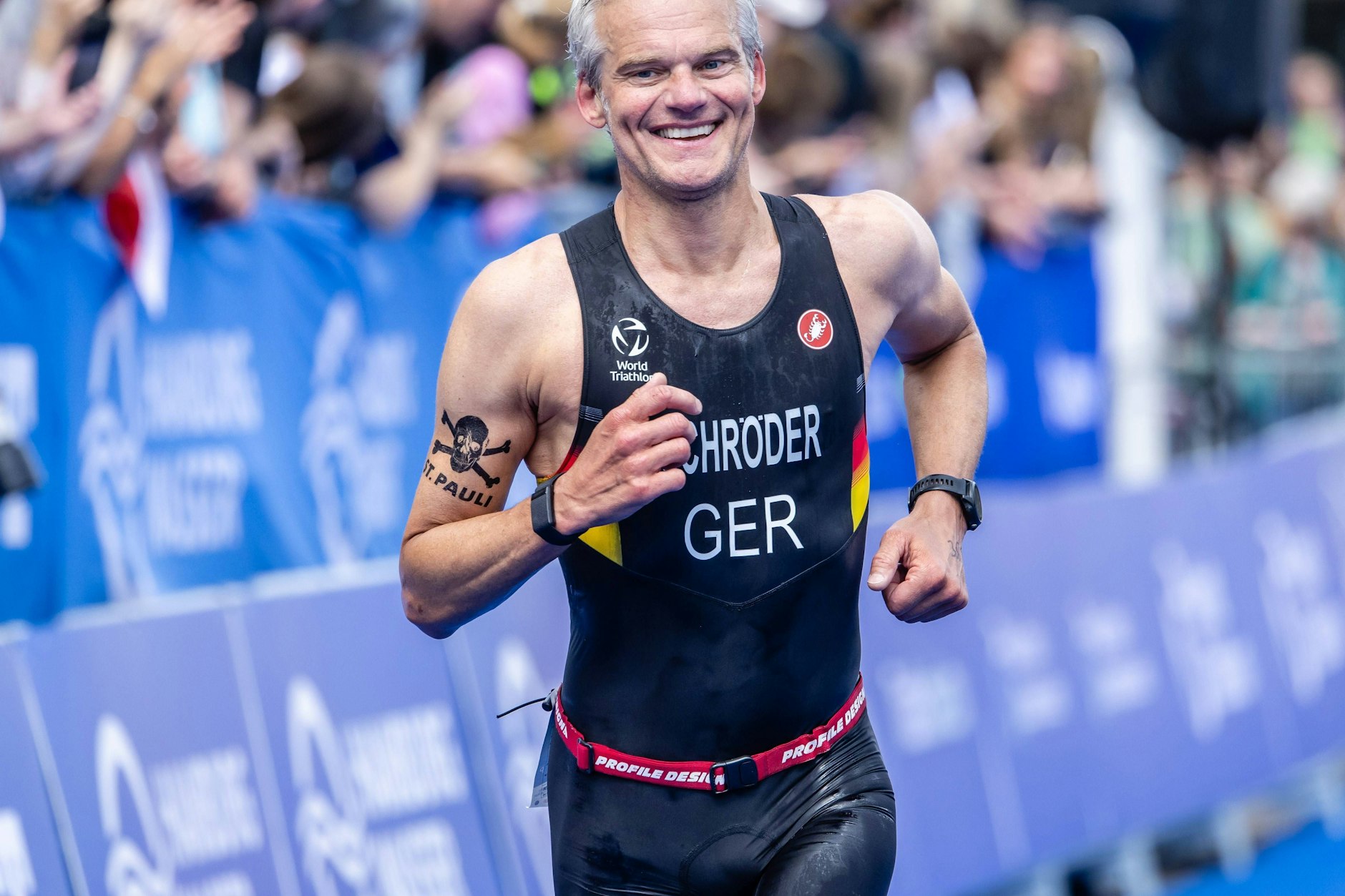 „Tagesschau“-Sprecher Thorsten Schröder bei einem sportlichen Wettkampf