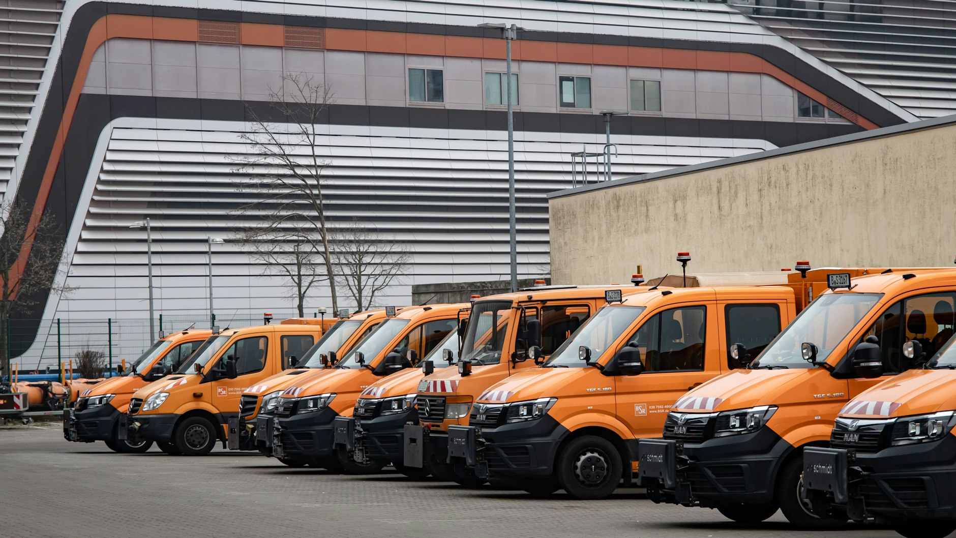 Seit Montag stehen die Fahrzeuge der BSR still: Die Berliner Stadtreinigung wird bestreikt.