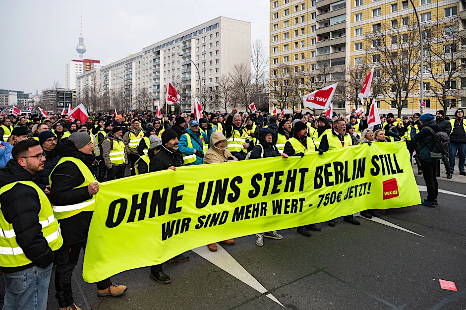 Verdi-Verhandlungsführer Jeremy Arndt setzt auf Eskalation im Tarifstreit mit der BVG.