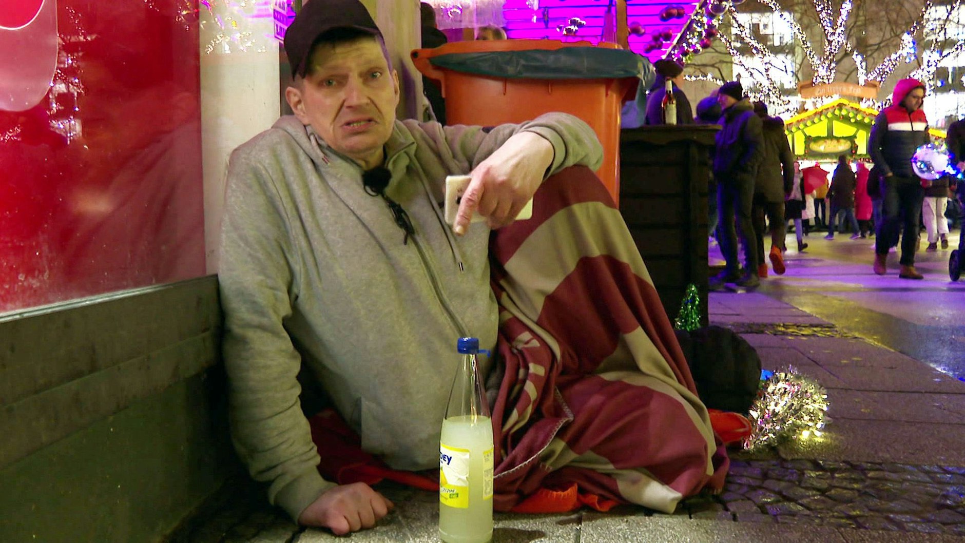 In der neuesten Folge Hartes Deutschland geht es auch um Frank, der kurz vor Weihnachten auf der Straße landete.