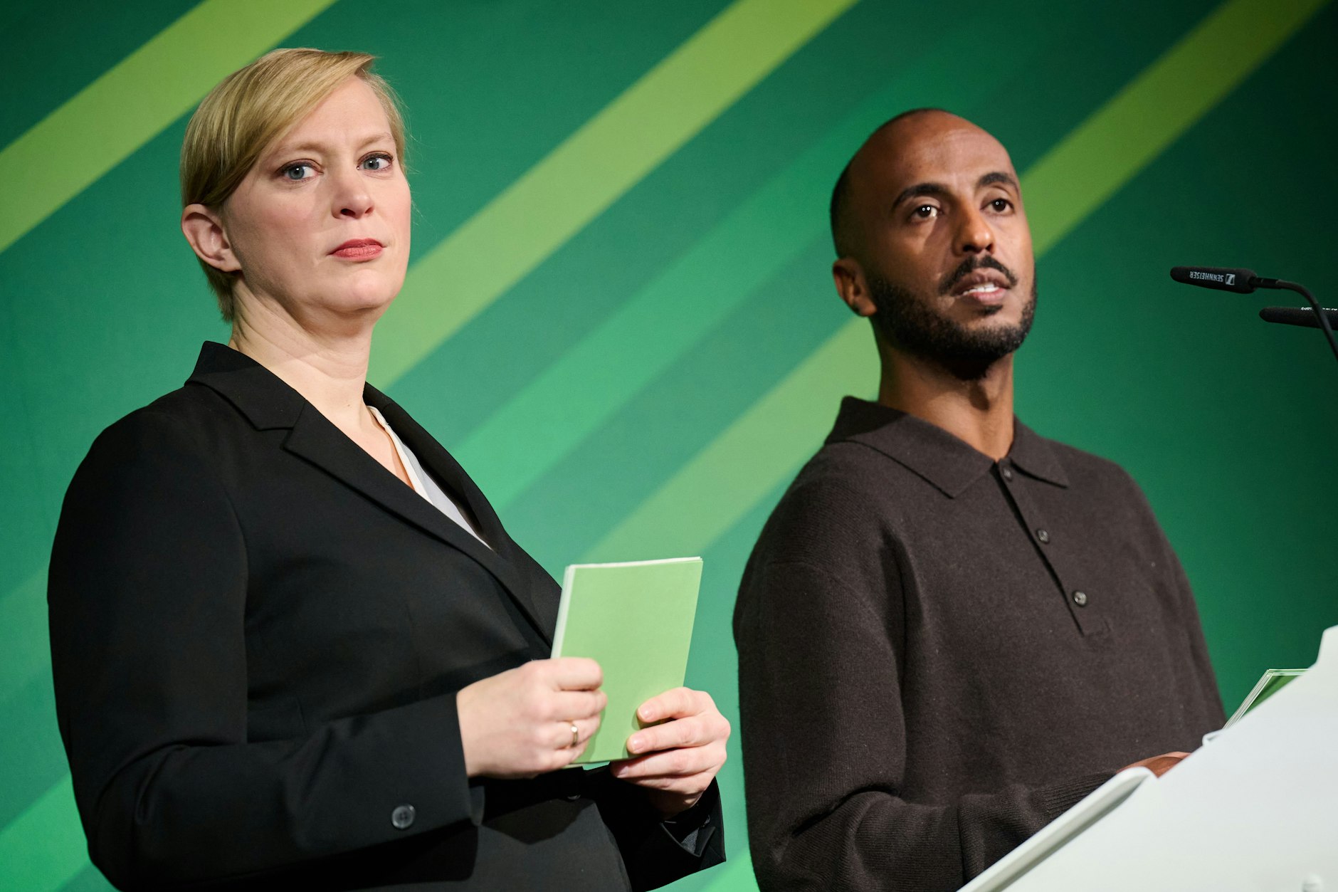 Die beiden Landesvorsitzenden der Grünen, Nina Stahr und Philmon Ghirmai.