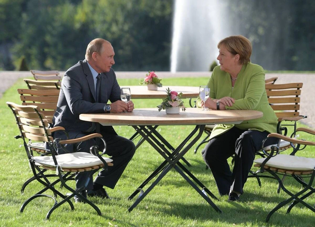 So schaut Russland auf die Altkanzlerin: „Mit Merkel wäre das alles nicht passiert“