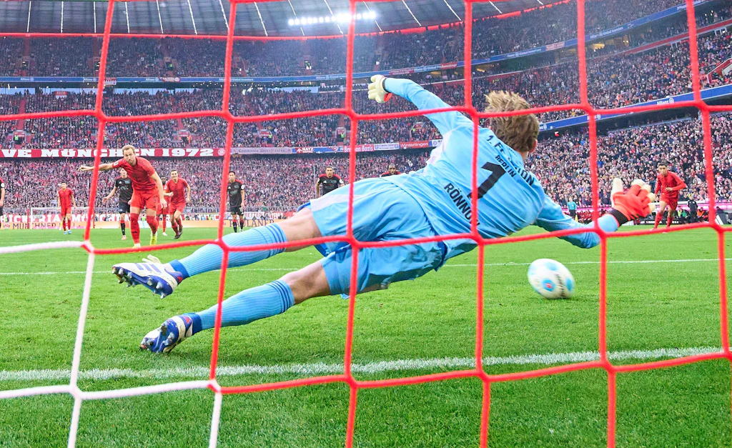 1. FC Union: Killt Keeper Rönnow die Super-Serie von Bayern-Star Kane?