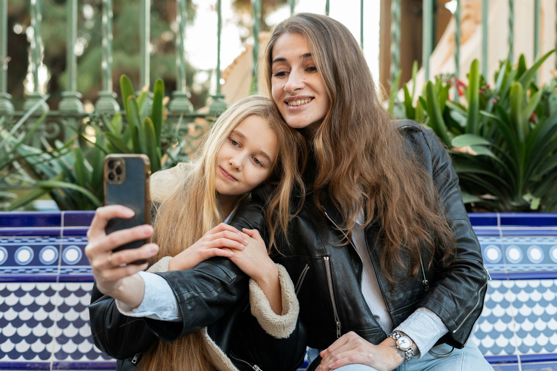 Laut Horoskop erleben im April drei Sternzeichen Veränderungen in der Familie.