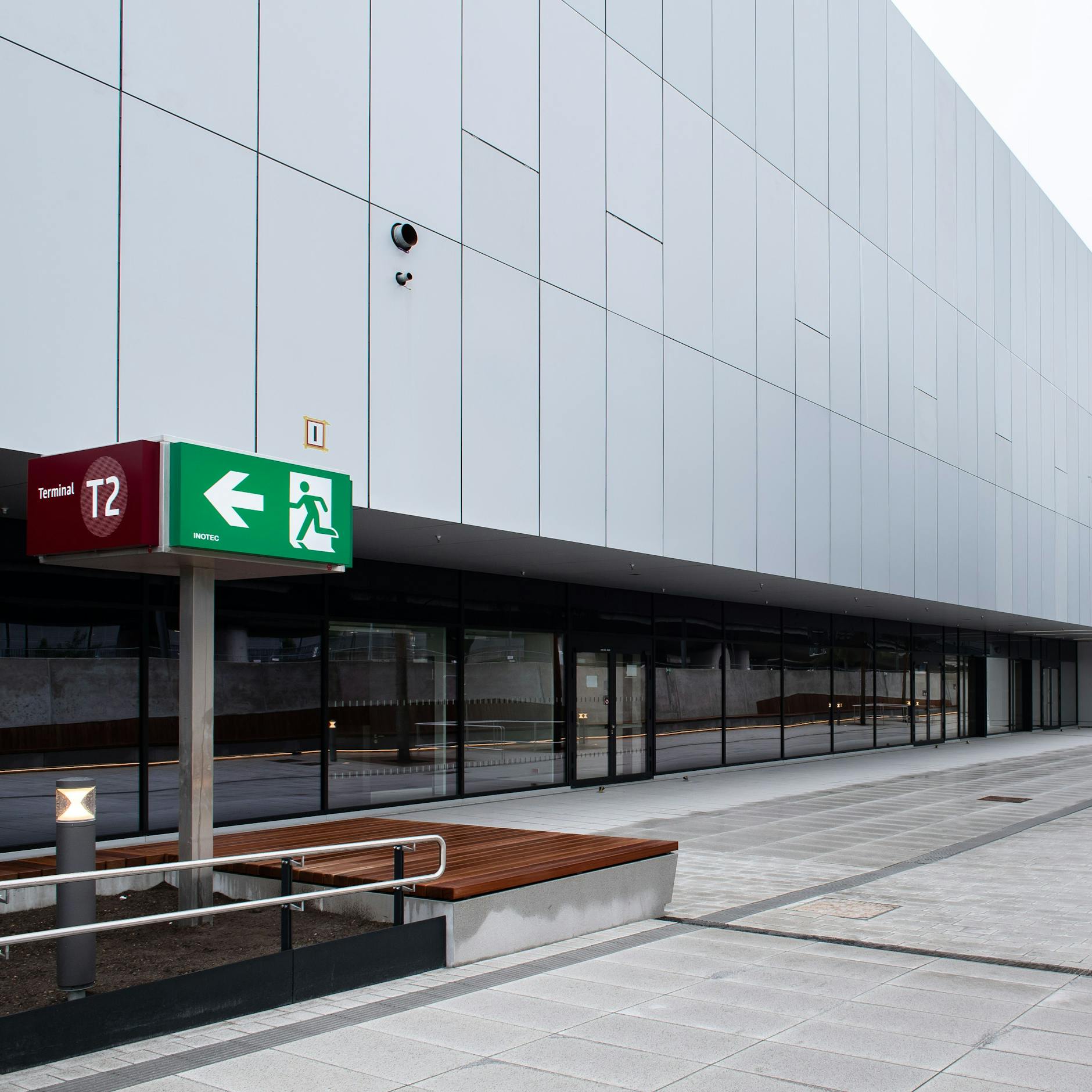 Image - BER Terminal 2: Grüße aus der Holzklasse am Flughafen Berlin Brandenburg