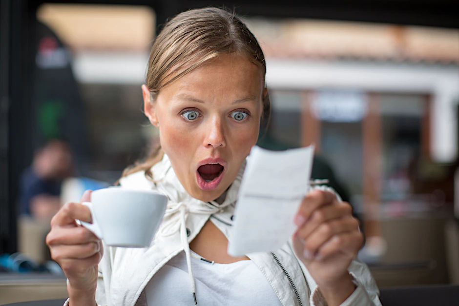 Für ein paar Euro gibt's den Kaffee heute nicht mehr. Aber: Warum ist Kaffee so teuer geworden?