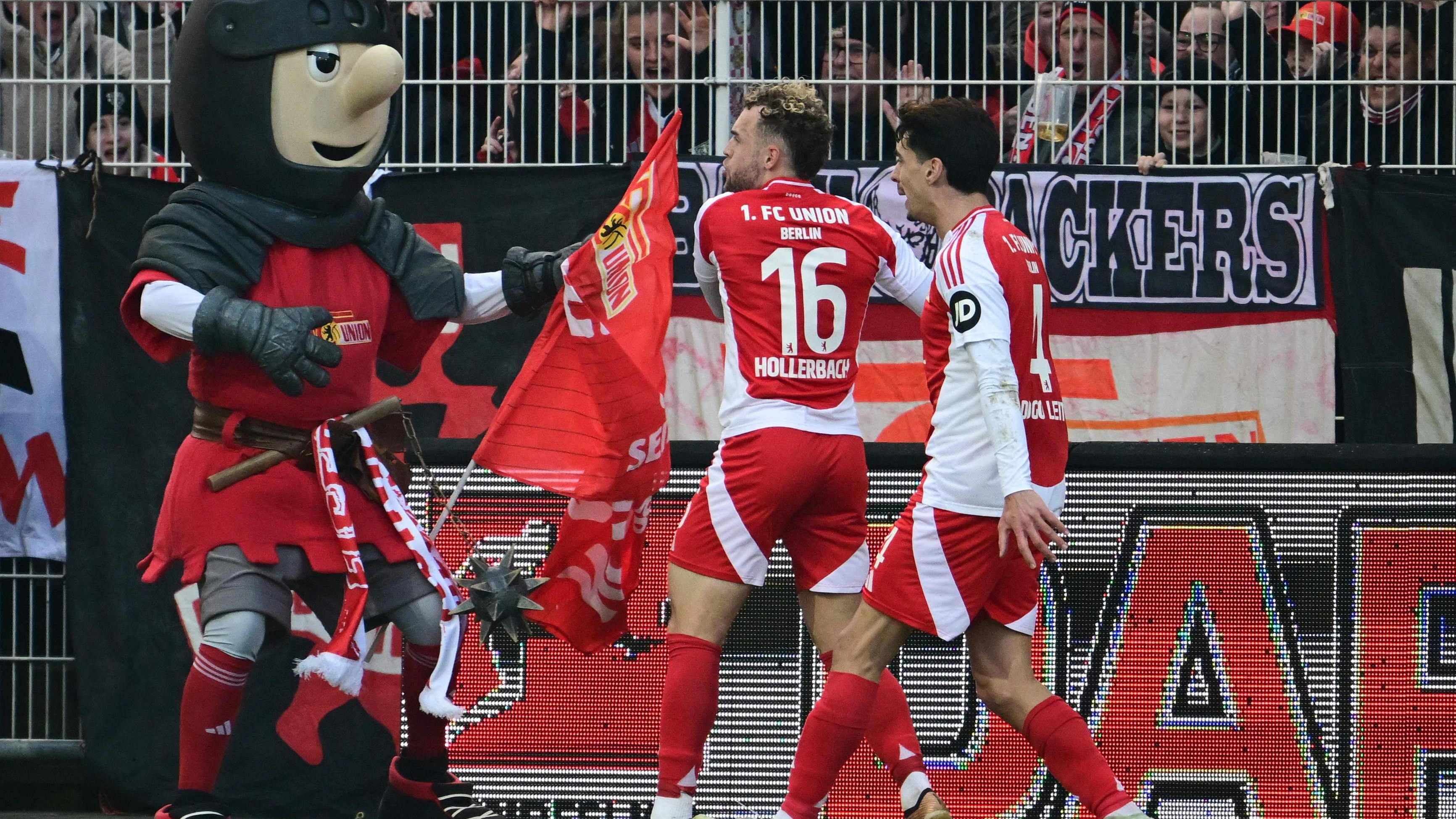Jubel mit Keule: Torschütze Benedict Hollerbach brachte die Bayern um ihren Sieg in der Alten Försterei.