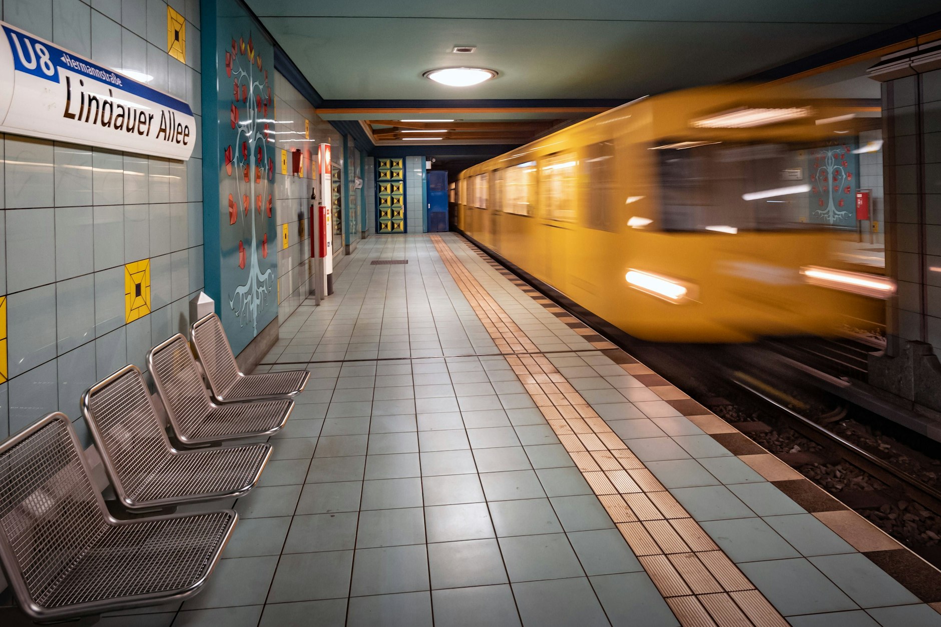 Immer wieder wird behauptet, dass es in keiner Berliner U-Bahn so schlimm riecht wie in der U8.