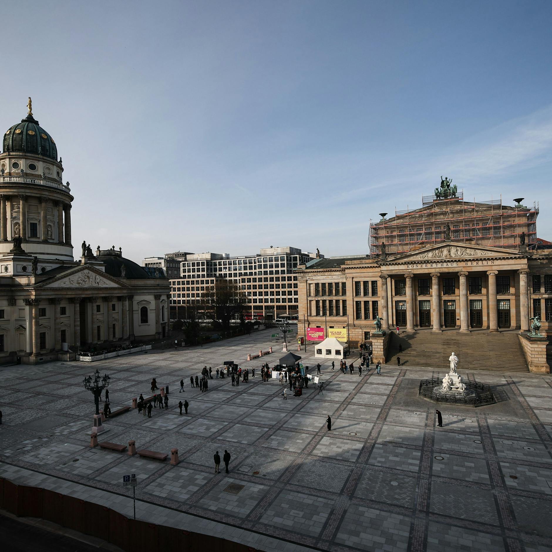 Image - Kritik am neuen Gendarmenmarkt in Mitte: „Was für Menschenfeinde waren hier am Werk?“