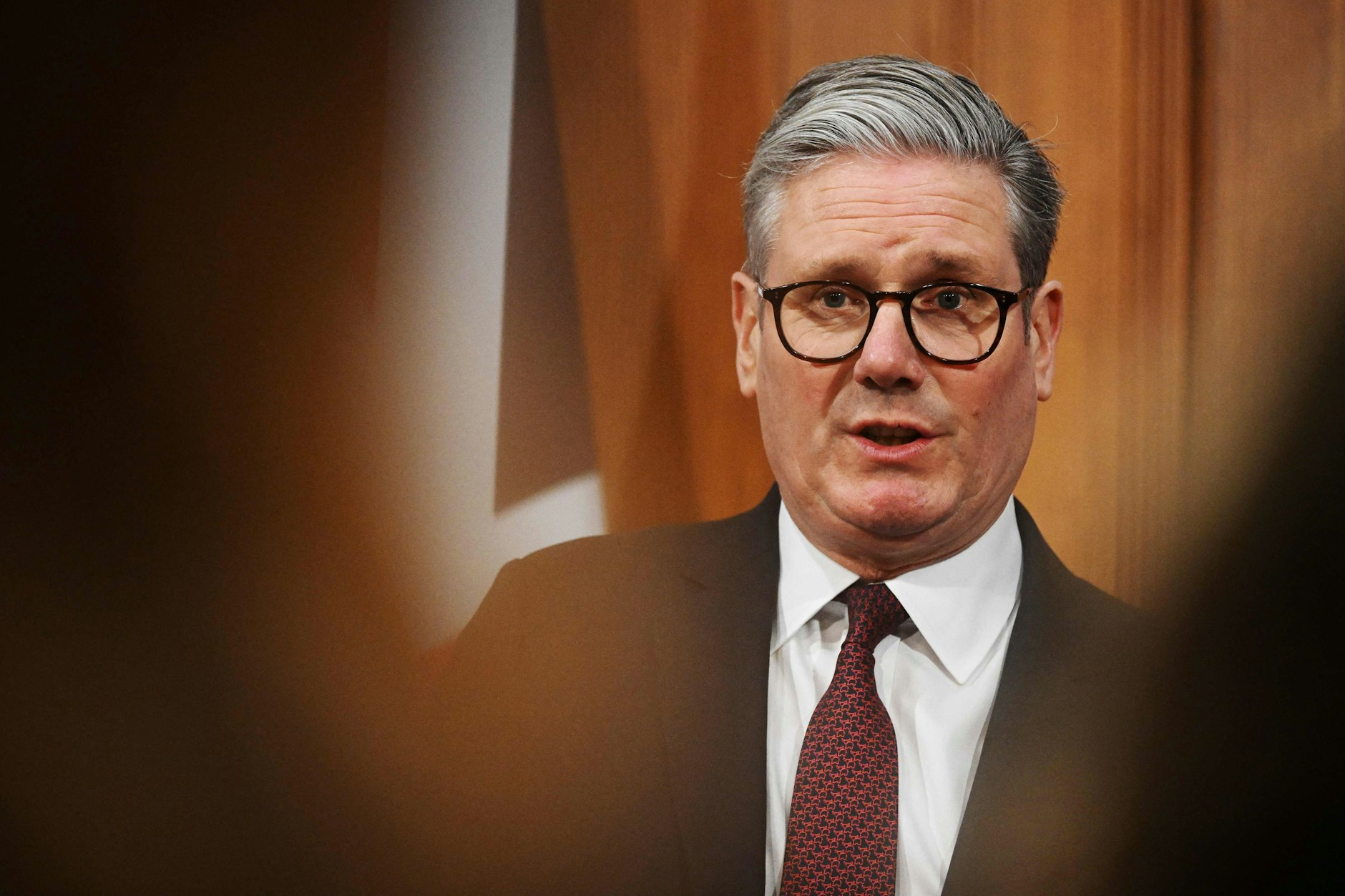 Der britische Premierminister Keir Starmer hält in der Downing Street eine Pressekonferenz ab, nachdem er ein virtuelles Treffen mit Staats- und Regierungschefs zur Unterstützung der Ukraine veranstaltet hatte.