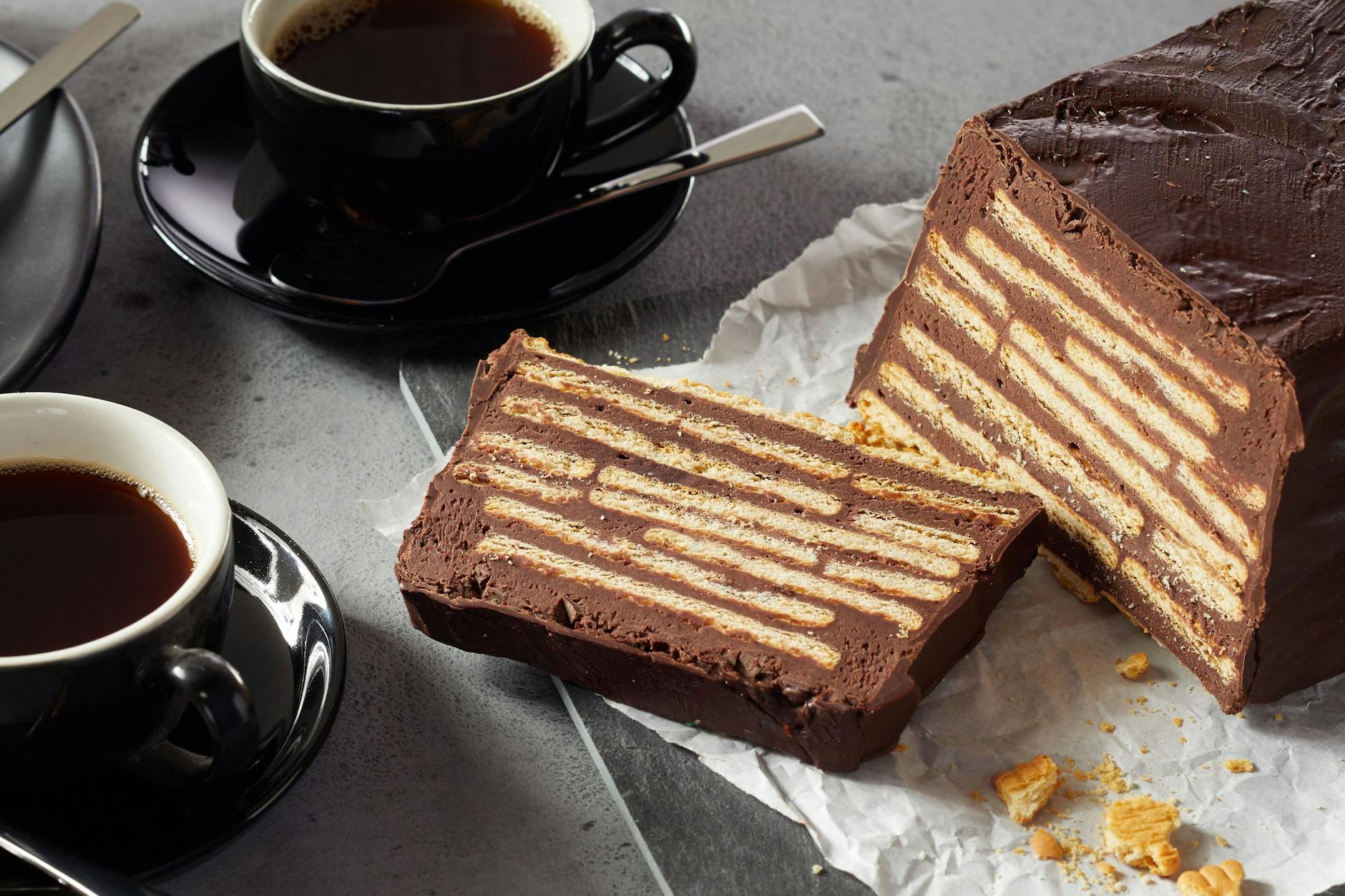 Ein Klassiker aus der DDR: Der Kalte Hund aus Kakao, Keksen und Kokosfett.