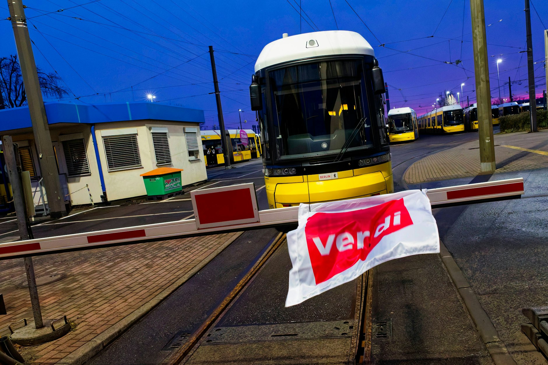 Auch diese Straßenbahn blieb bei einem Warnstreik im Betriebshof.