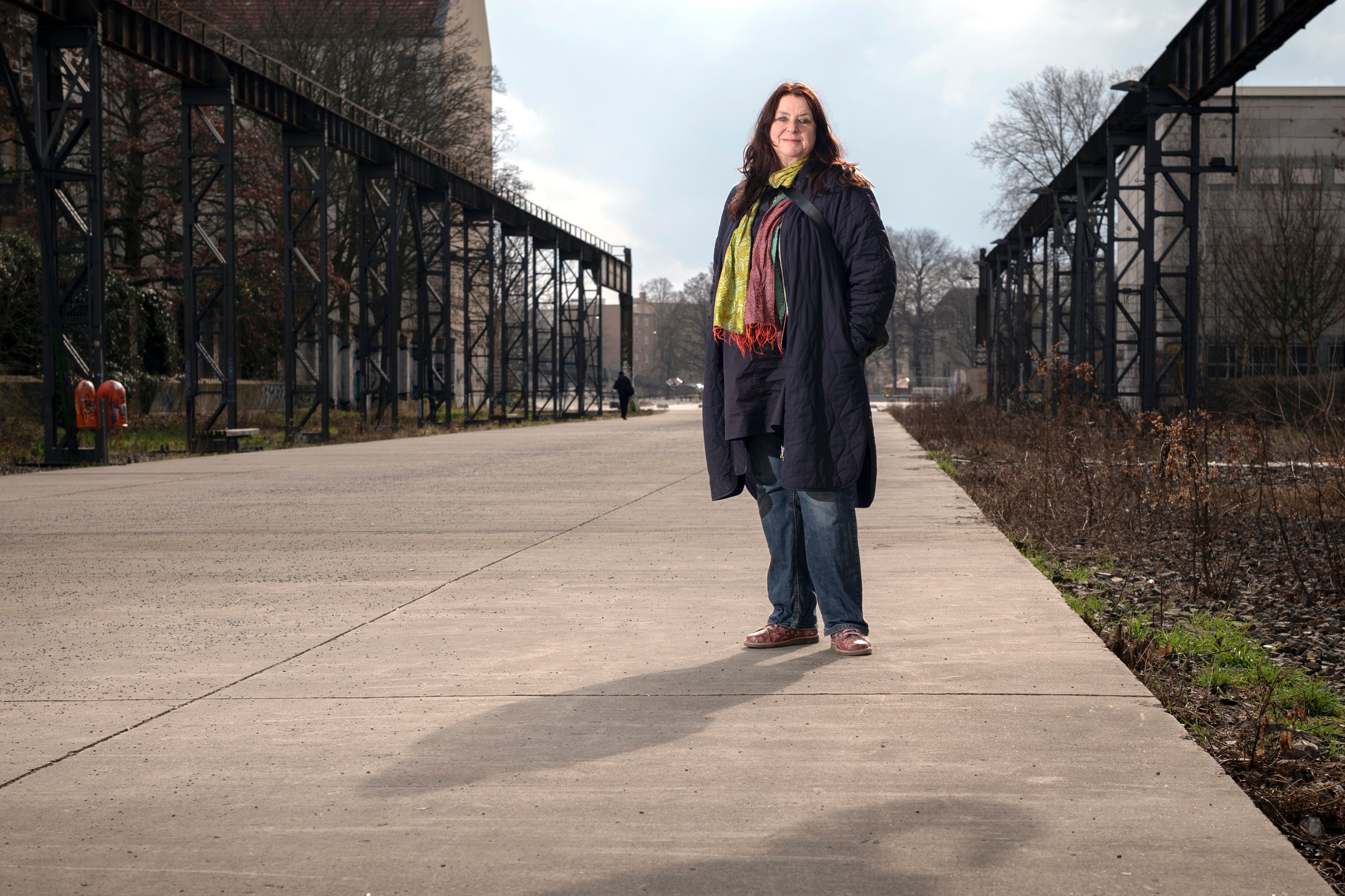 Annett Gröschner: Ostdeutsch? Ich habe mir aus dem Klotz am Bein einen schönen Fuß geschnitzt