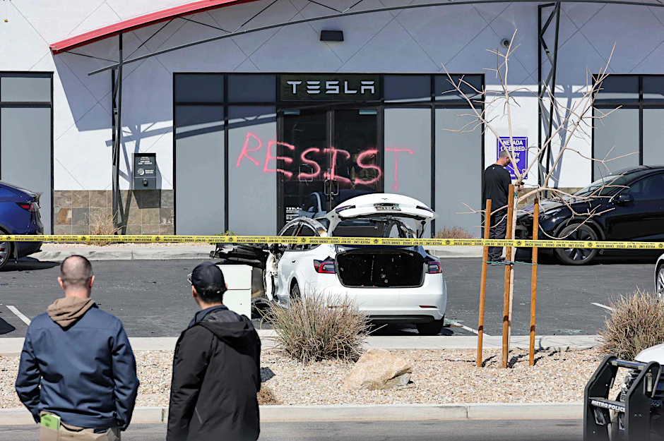 In Las Vegas sind mehrere Tesla-Fahrzeuge beschädigt worden.