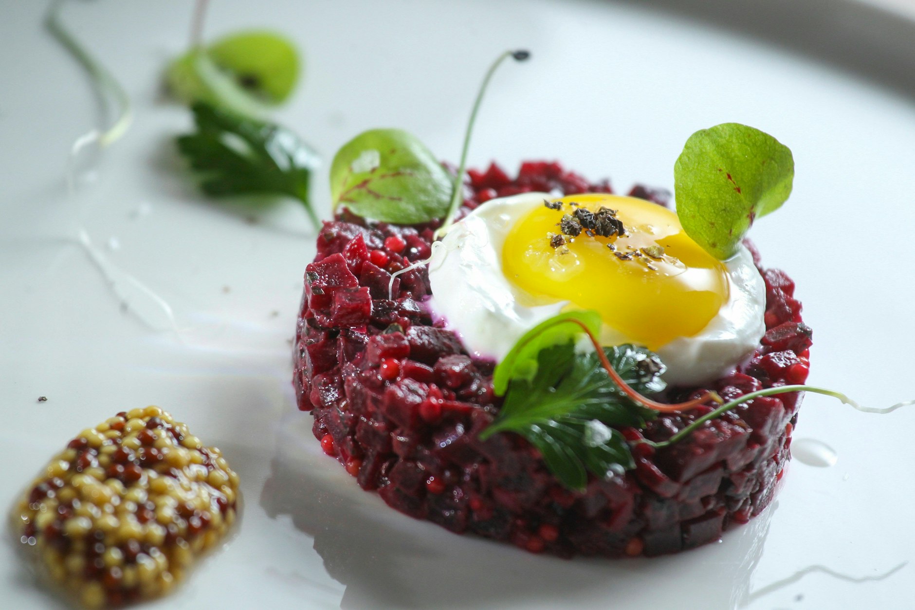 Rote-Bete-Tatar – eine Gemüse-Alternative zur klassischen Version mit Rindfleisch