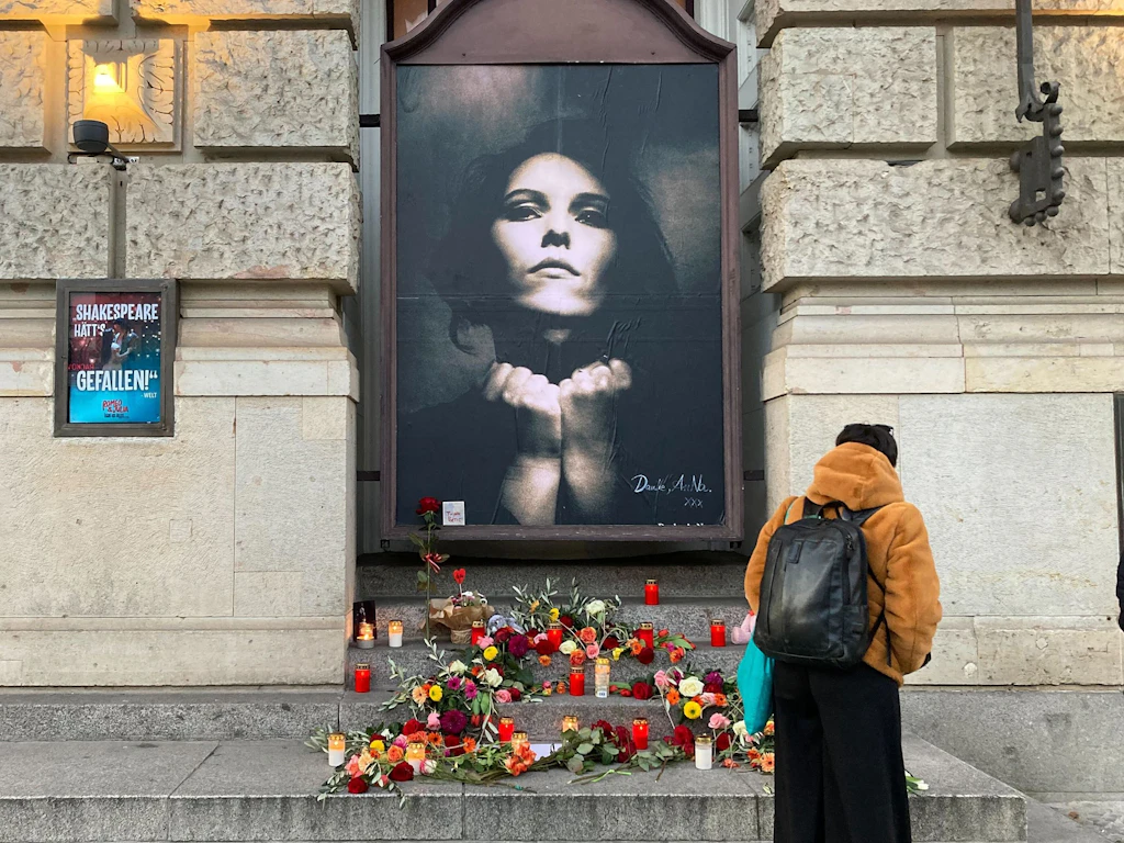 Rosenstolz-Star Peter Plate: Altar für AnNa R. – hier können Fans trauern