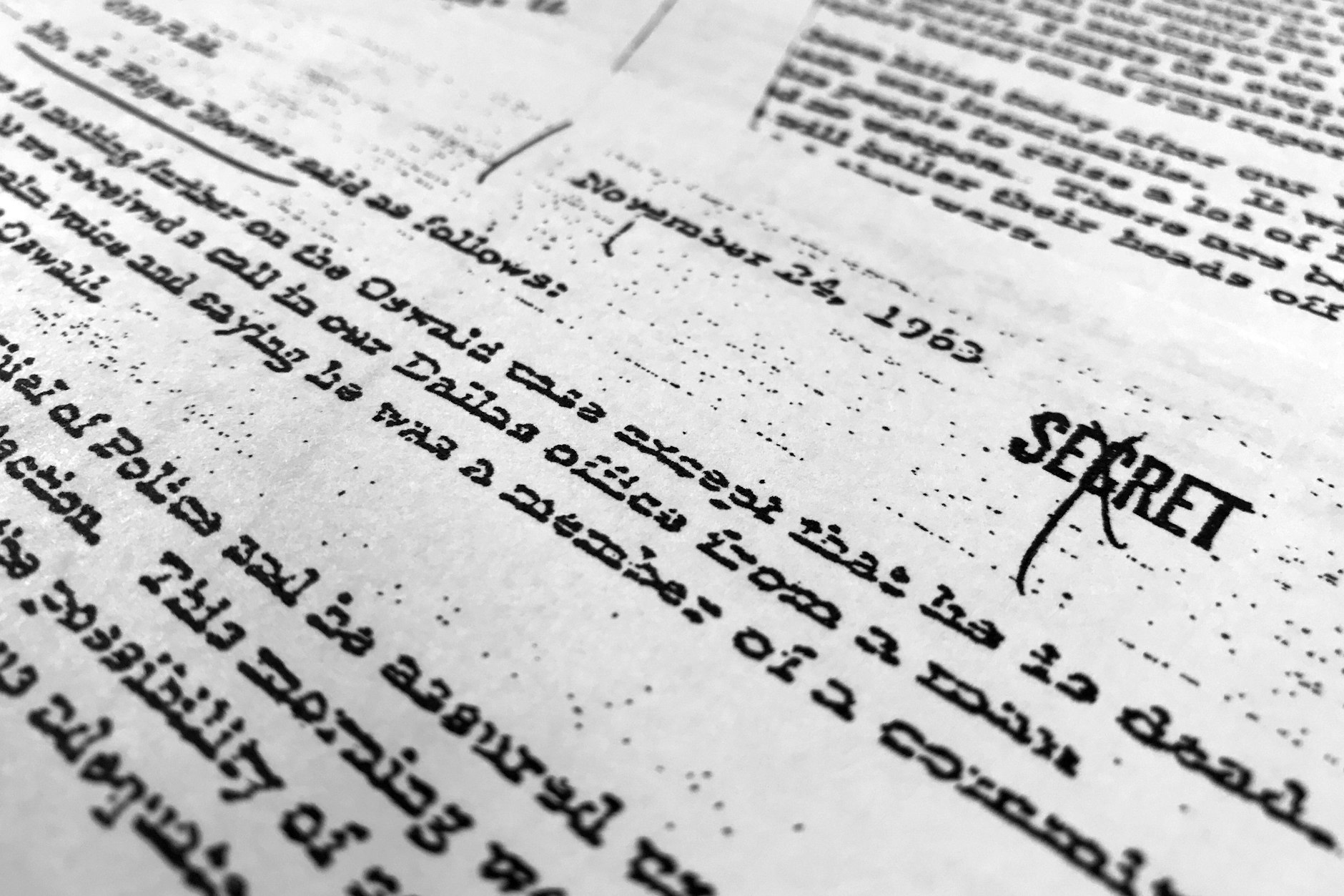 Eine am 24. November 1963 vom damaligen FBI-Chef J. Edgar Hoover dokumentierte Seite über den JFK-Attentäter Lee Harvey Oswald.
