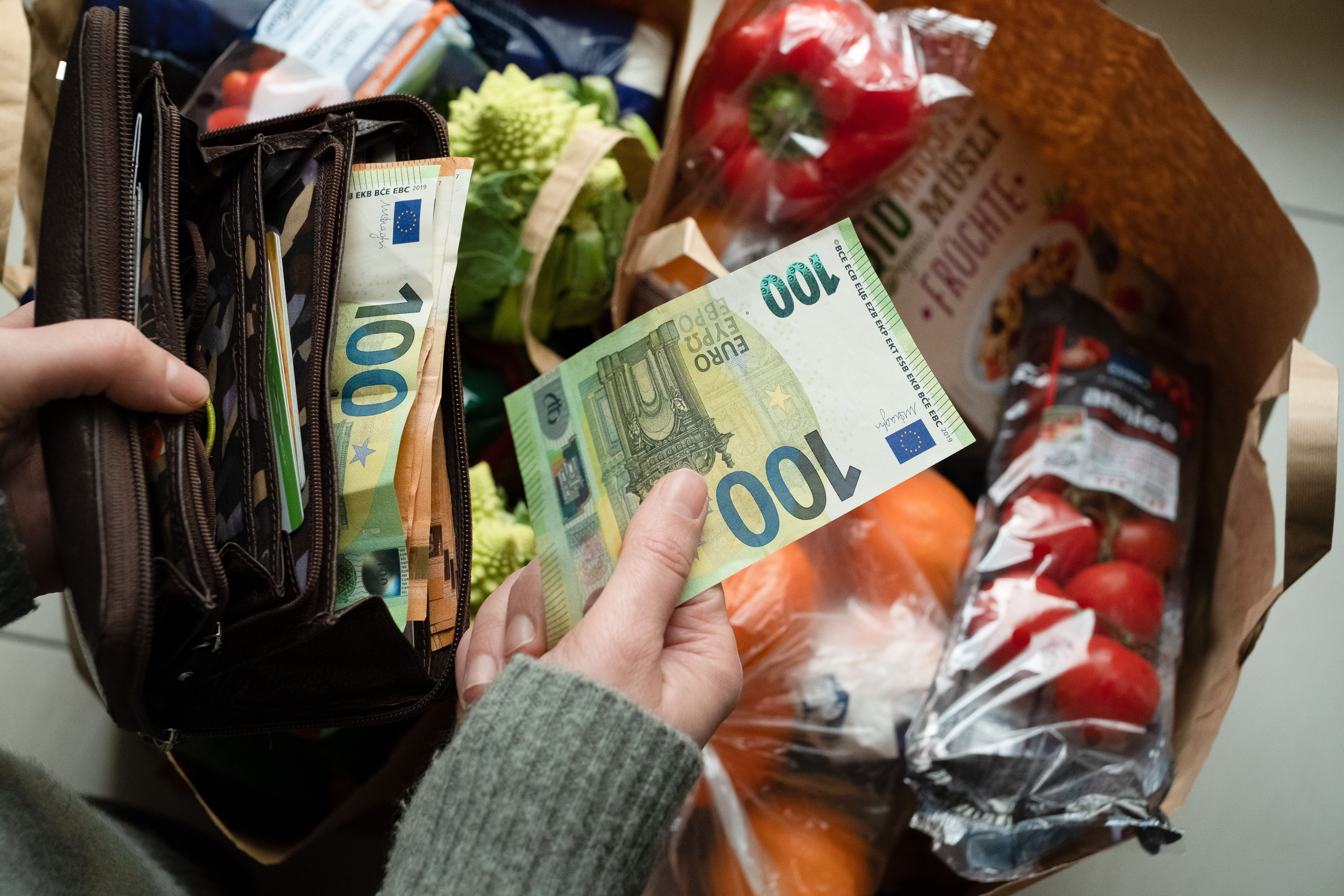 Image - Geld abheben im Supermarkt: Bei diesen Berliner Baumärkten, Drogerien und Supermärkten ist das Auszahlen kostenlos