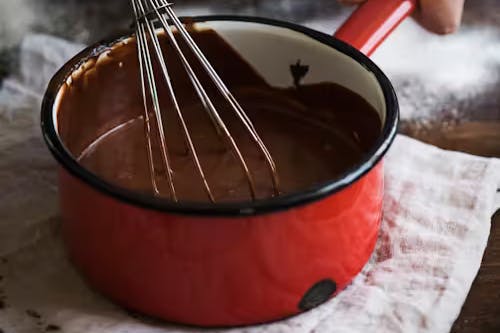 Wenn Puddingsuppe auf dem Speiseplan stand, bildeten sich lange Schlangen an der Essensausgabe.