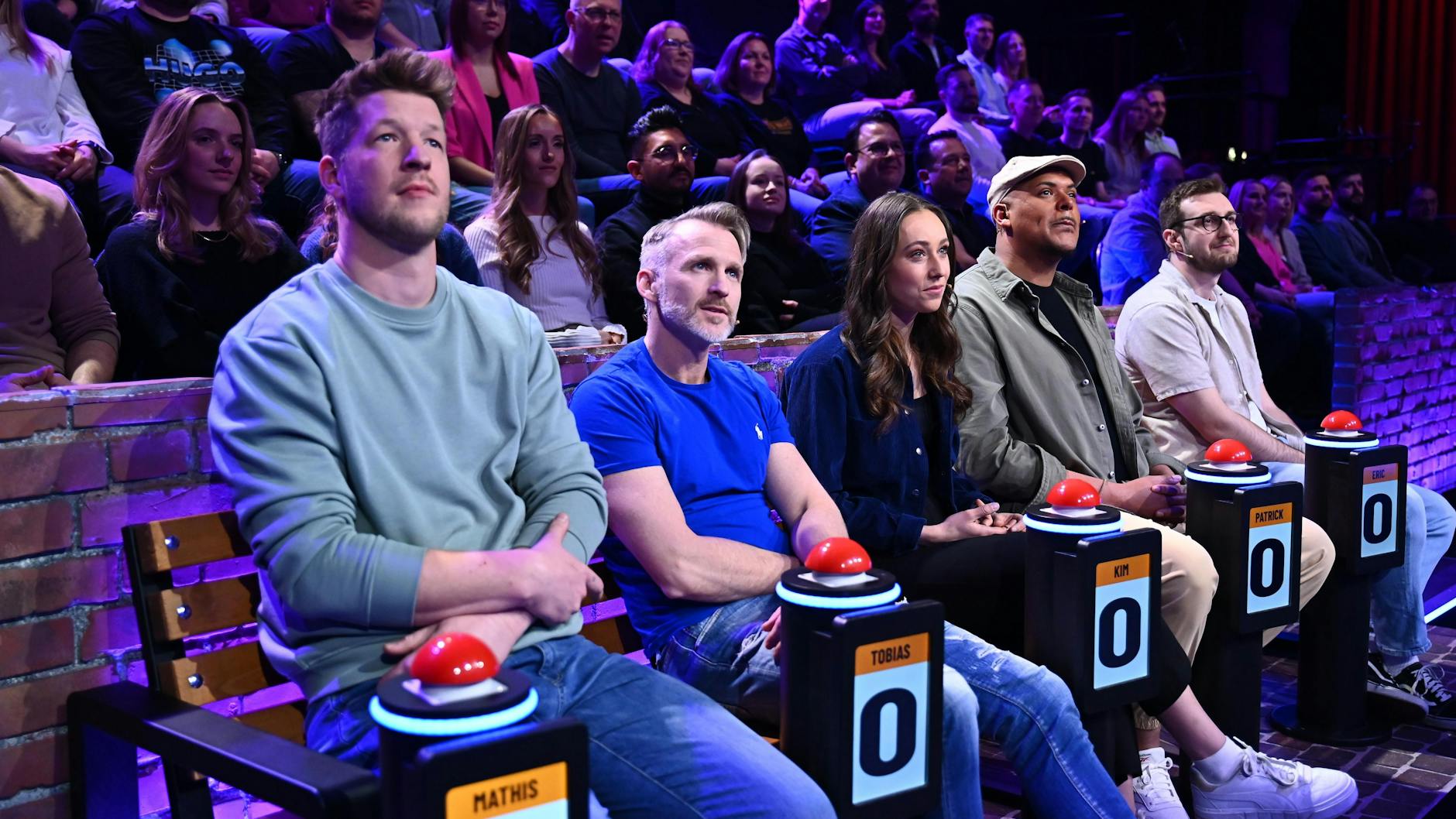 Setzte sich in der Stefan-Raab-Show gegen vier Kandidaten durch: Berlins Fechterin Kim Kirschen (M.).