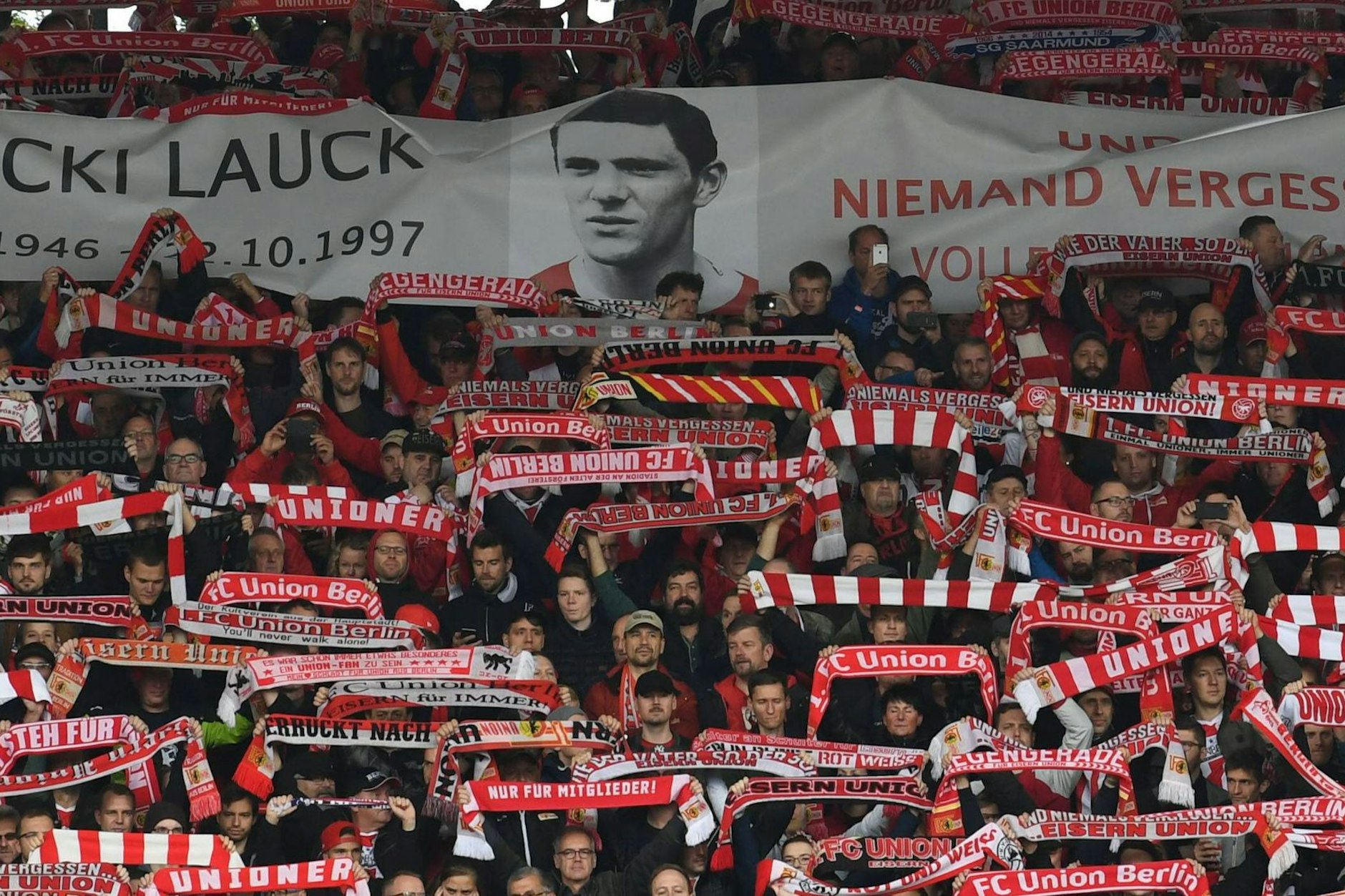 Für immer Unioner: Die Fans des 1. FC Union Berlin gedenken Reinhard Mecky Lauck