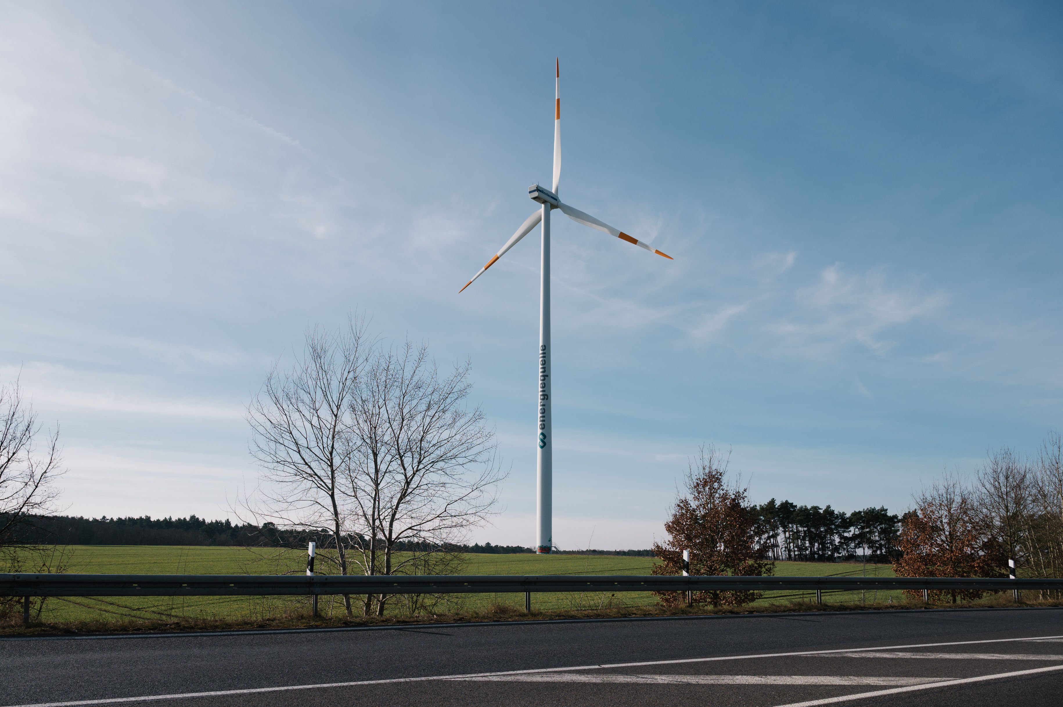 Rechtsanwalt wütet gegen Merz’ Windkraftplan: „Selbstbereicherung des Staates“