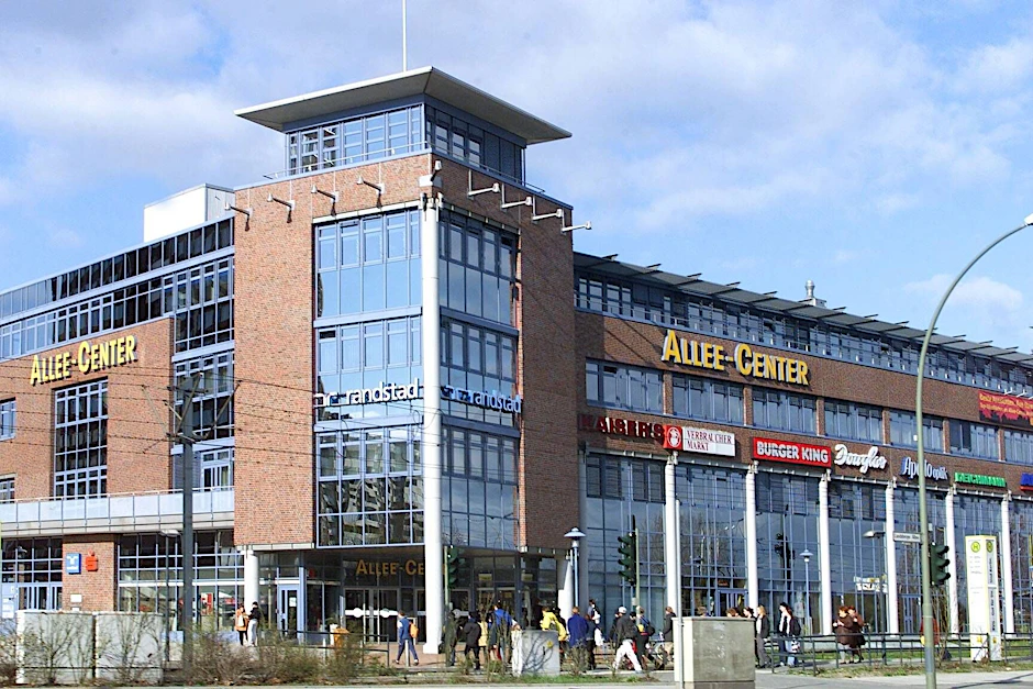 Scheint in die Jahre gekommen zu sein: Das Allee-Center in Lichtenberg