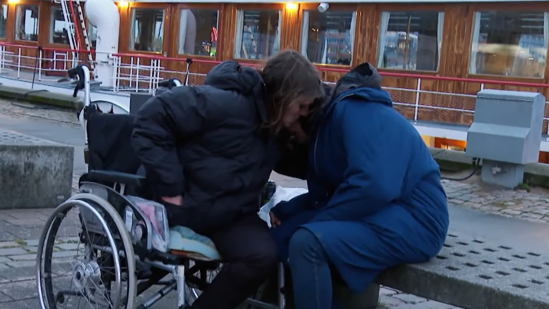 Steffi und Bryan führen ein Leben am Abgrund. „Hartes Deutschland“ begleitet die beiden - sie leben in Kiel auf der Straße.