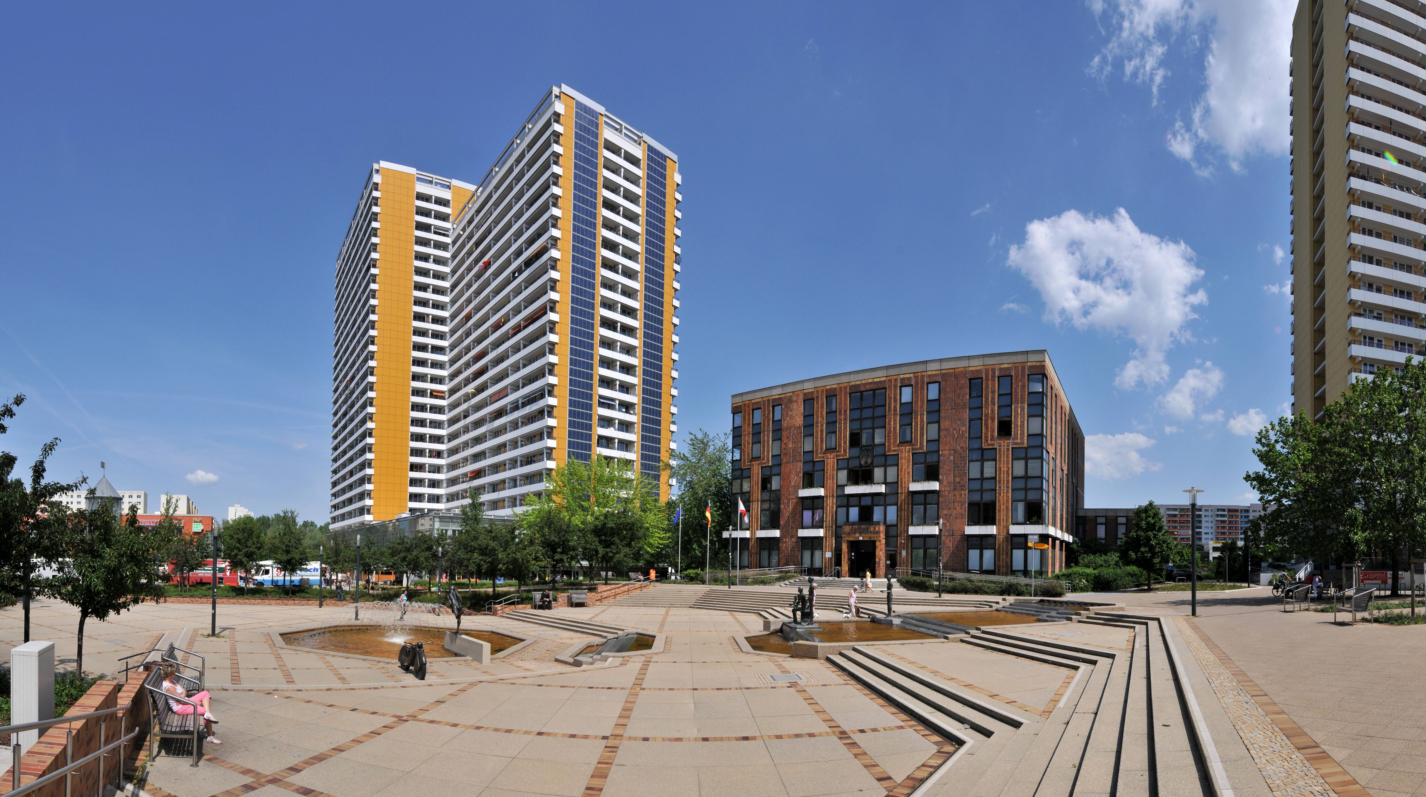 Marzahner kämpfen mit Unterschriftensammlung gegen Luxuswohntürme am Helene-Weigel-Platz