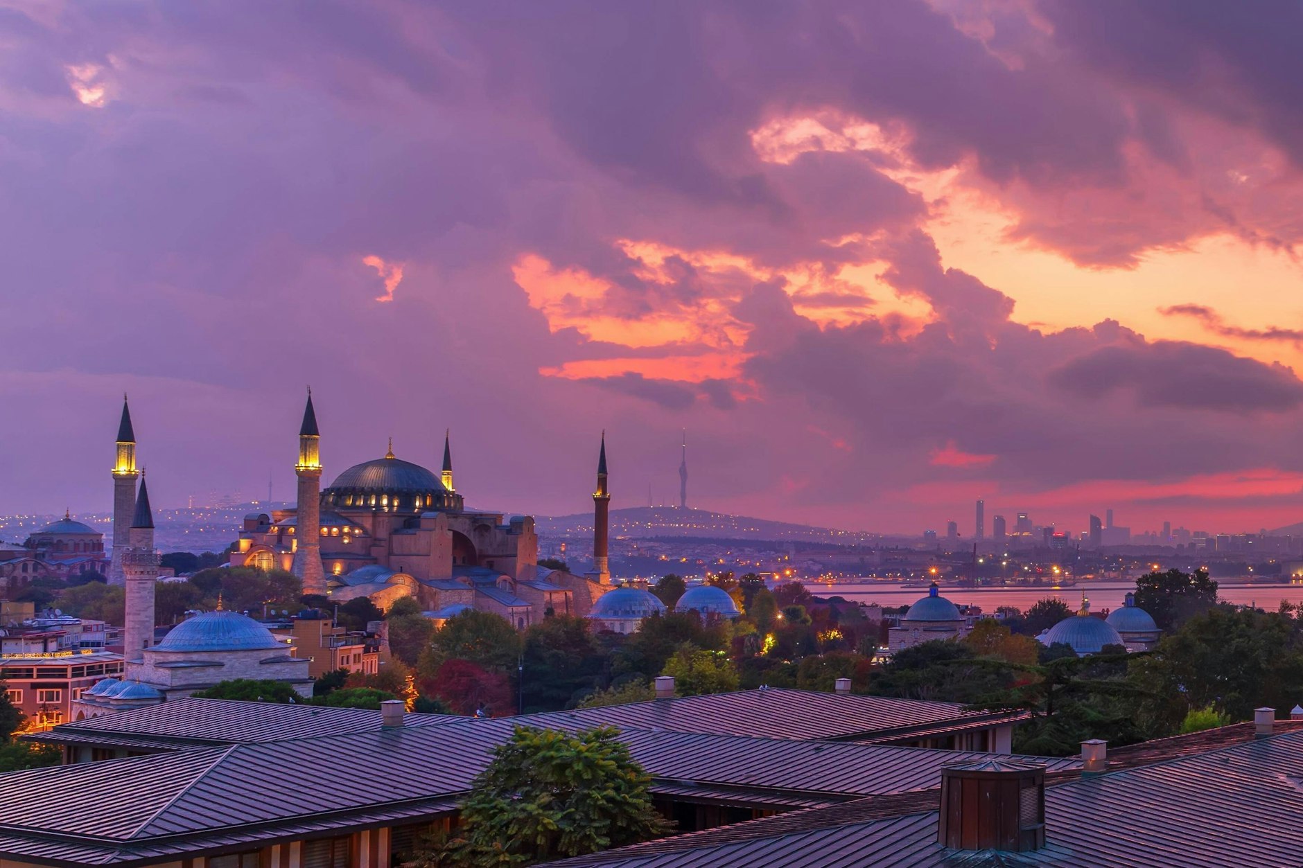 Ein Zwischenstopp in Istanbul von mehreren Stunden reicht schon, um viele der Sehenswürdigkeiten der türkischen Metropole zu sehen.