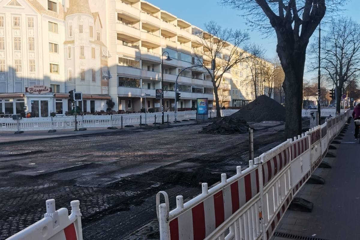 In Erkner wird Autofahren für die kommenden eineinhalb Jahre zur Geduldsprobe. Die Hauptverkehrsader wird zur Mega-Baustelle.