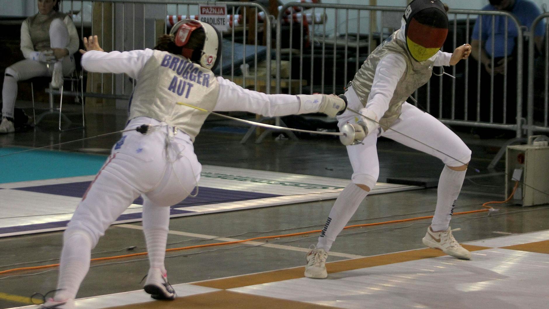 Kim Kirschen (r.) ist mehrfache Deutsche Meisterin im Fechten und holte Bronze bei den Europameisterschaften 2022.