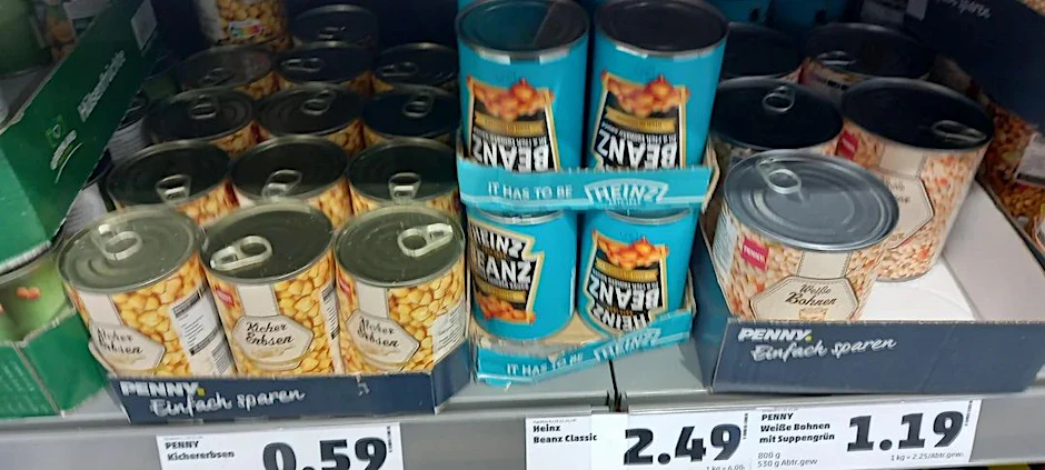Haben Sie im Supermarkt auch schon Produkte gesehen, die auf dem Kopf stehen? Wir verraten, was es damit auf sich hat.