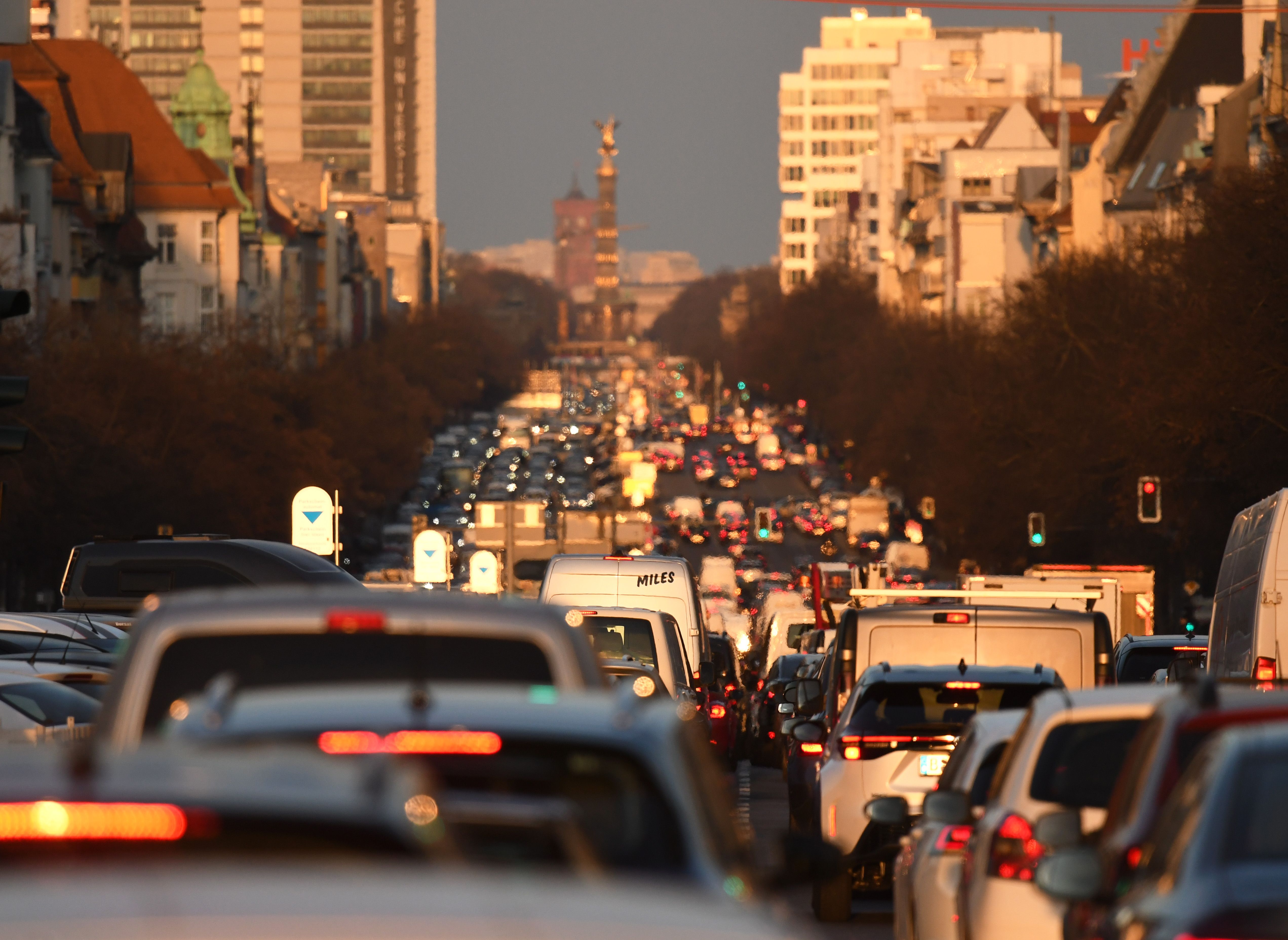 Image - Update: Eine Stadt verliert die Nerven: Szenen aus dem A 100-Stau
