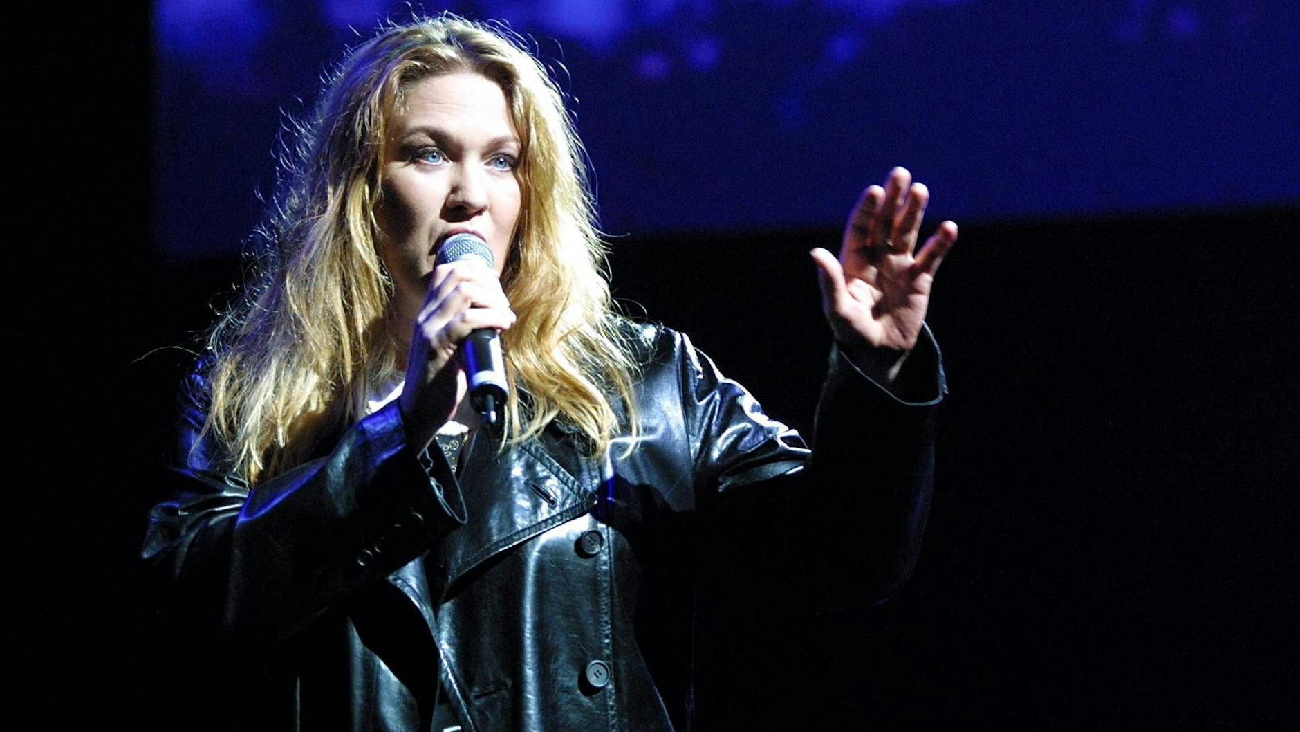 Juliane Werding bei einem Auftritt im Berliner Friedrichstadt-Palast im Jahr 2002.