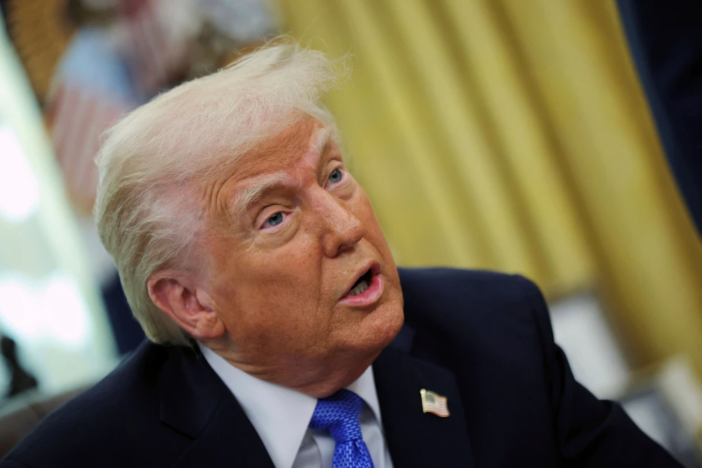 Trump, tüm otomatik ithalatlara yüzde 25 tarife duyurdu