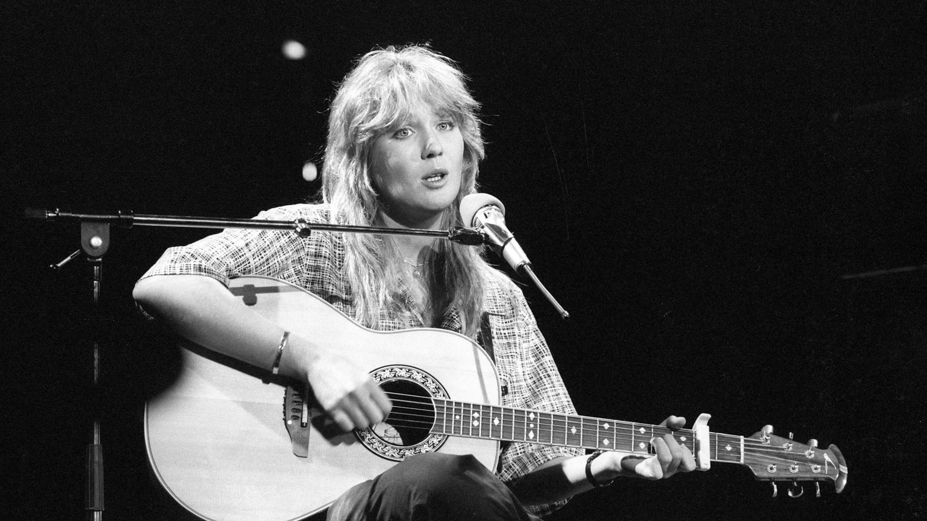 Juliane Werding bei einem Auftritt im Jahr 1984. Mit „Conny Kramer“ gelang der Sängerin der große Durchbruch.