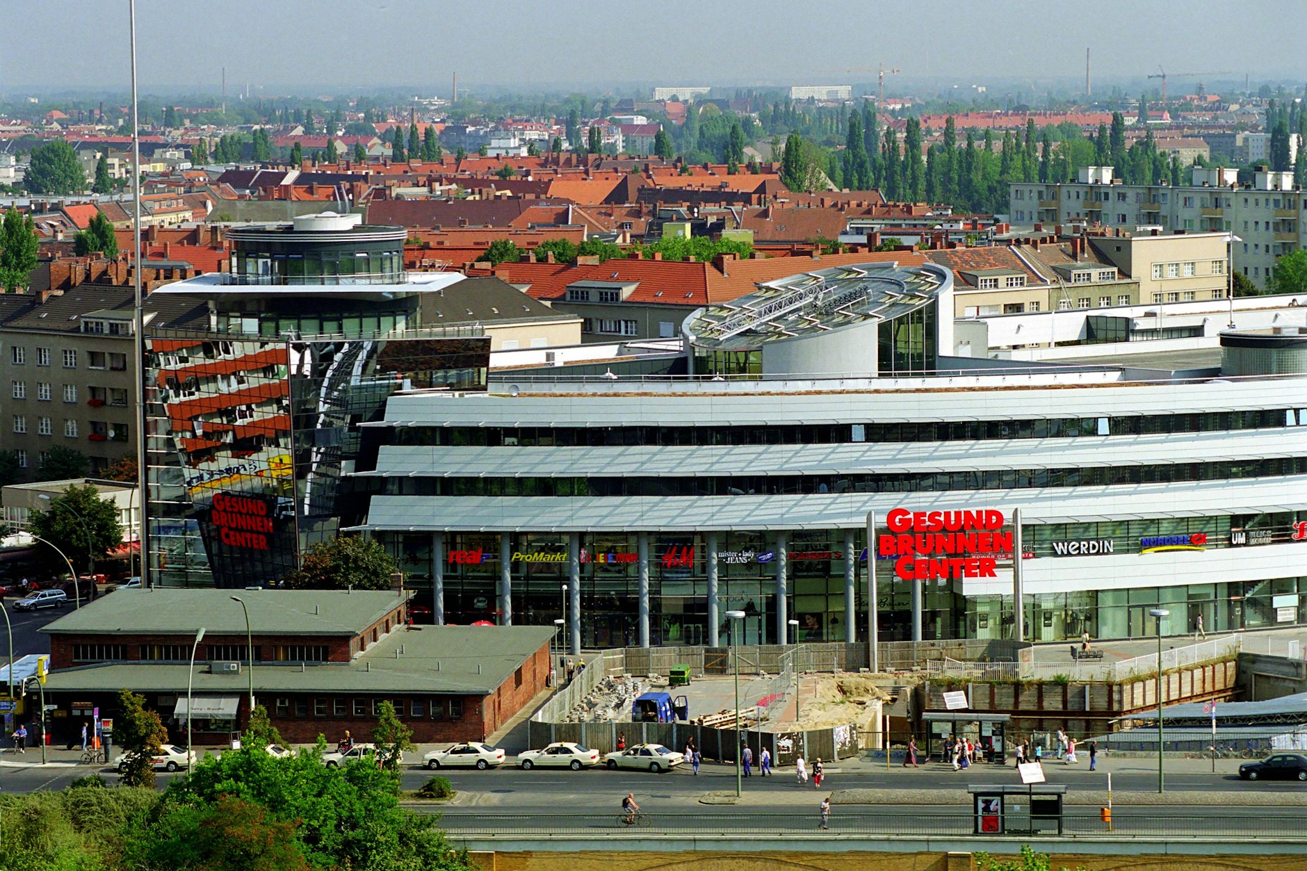 Auf dem Dach des Einkaufszentrums in Gesundbrunnen soll gebaut werden.